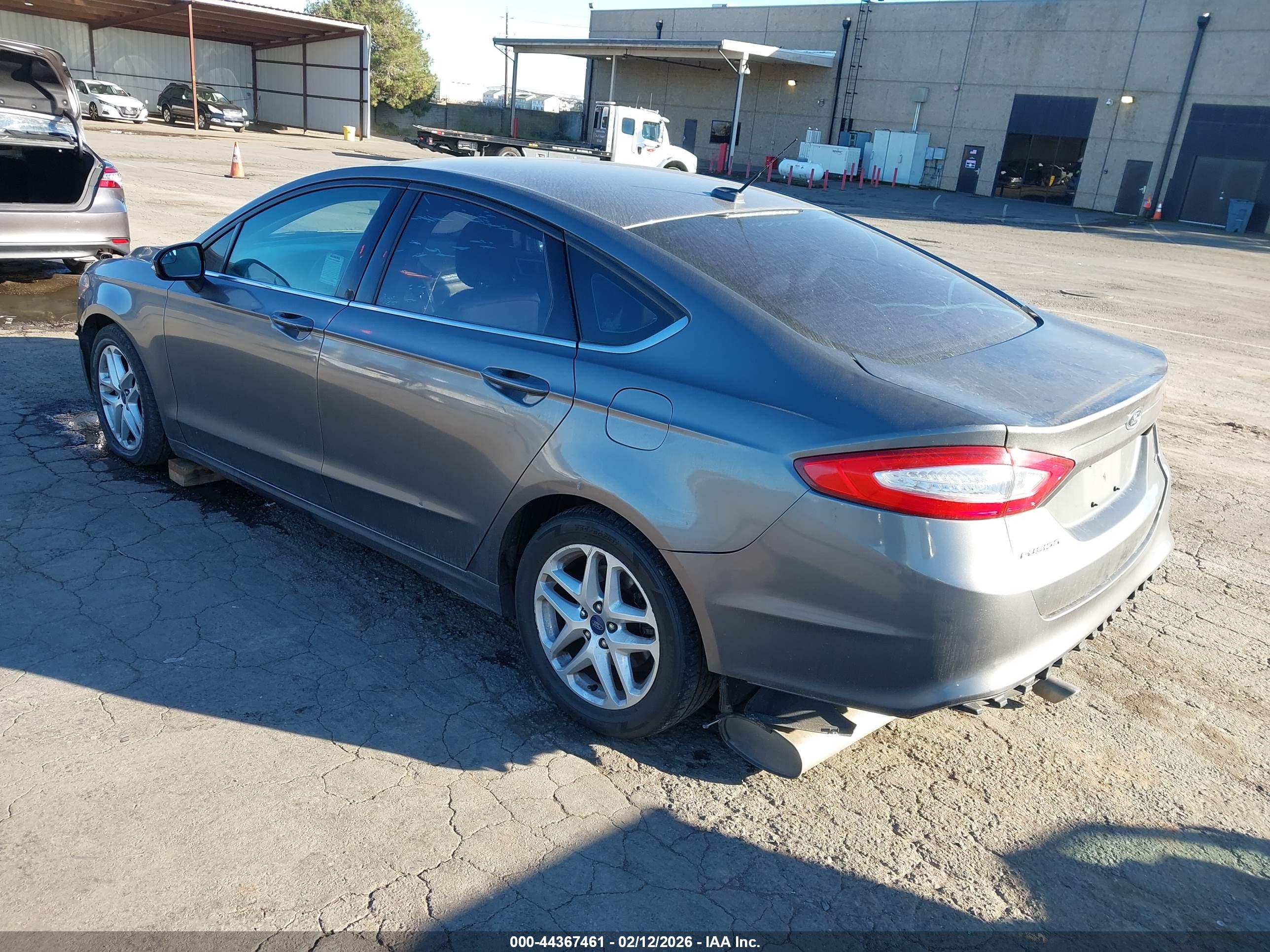 FORD FUSION image 3