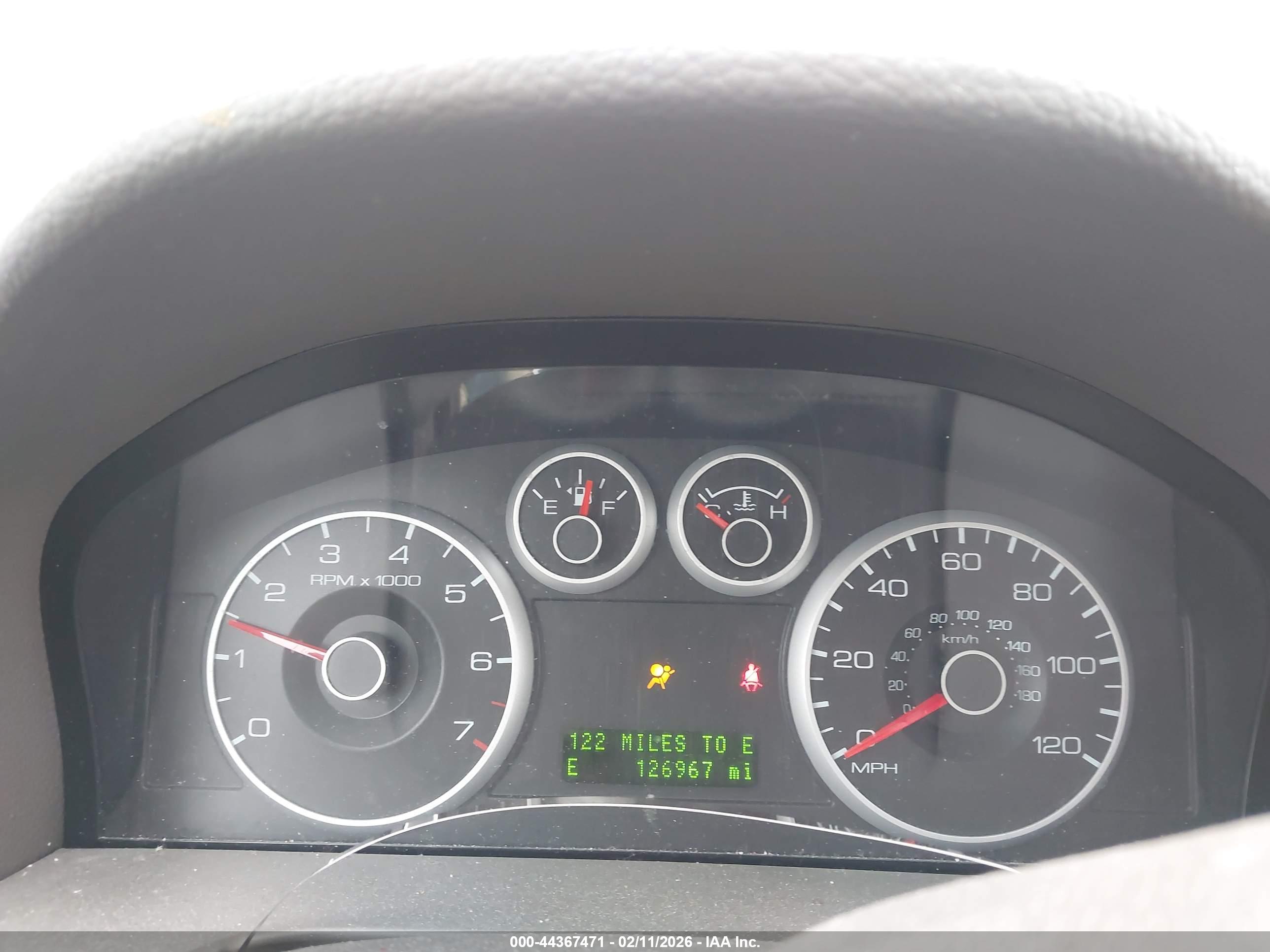 FORD FUSION image 7