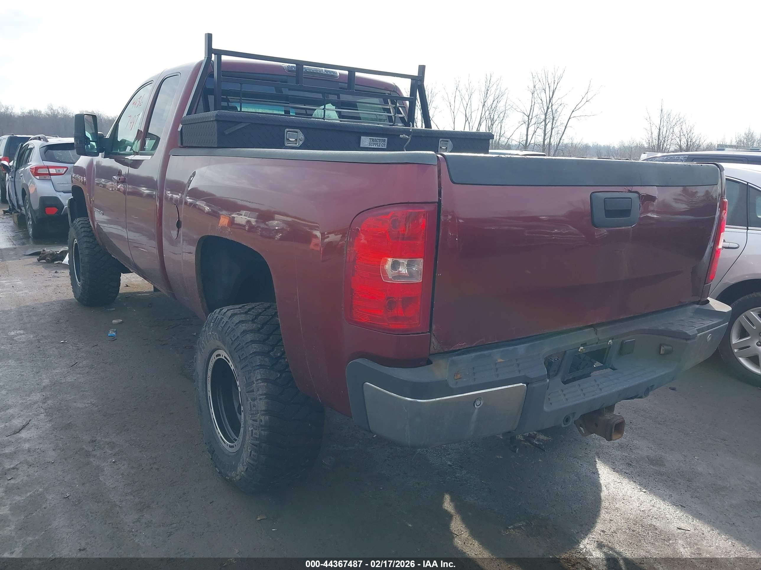 CHEVROLET SILVERADO image 3