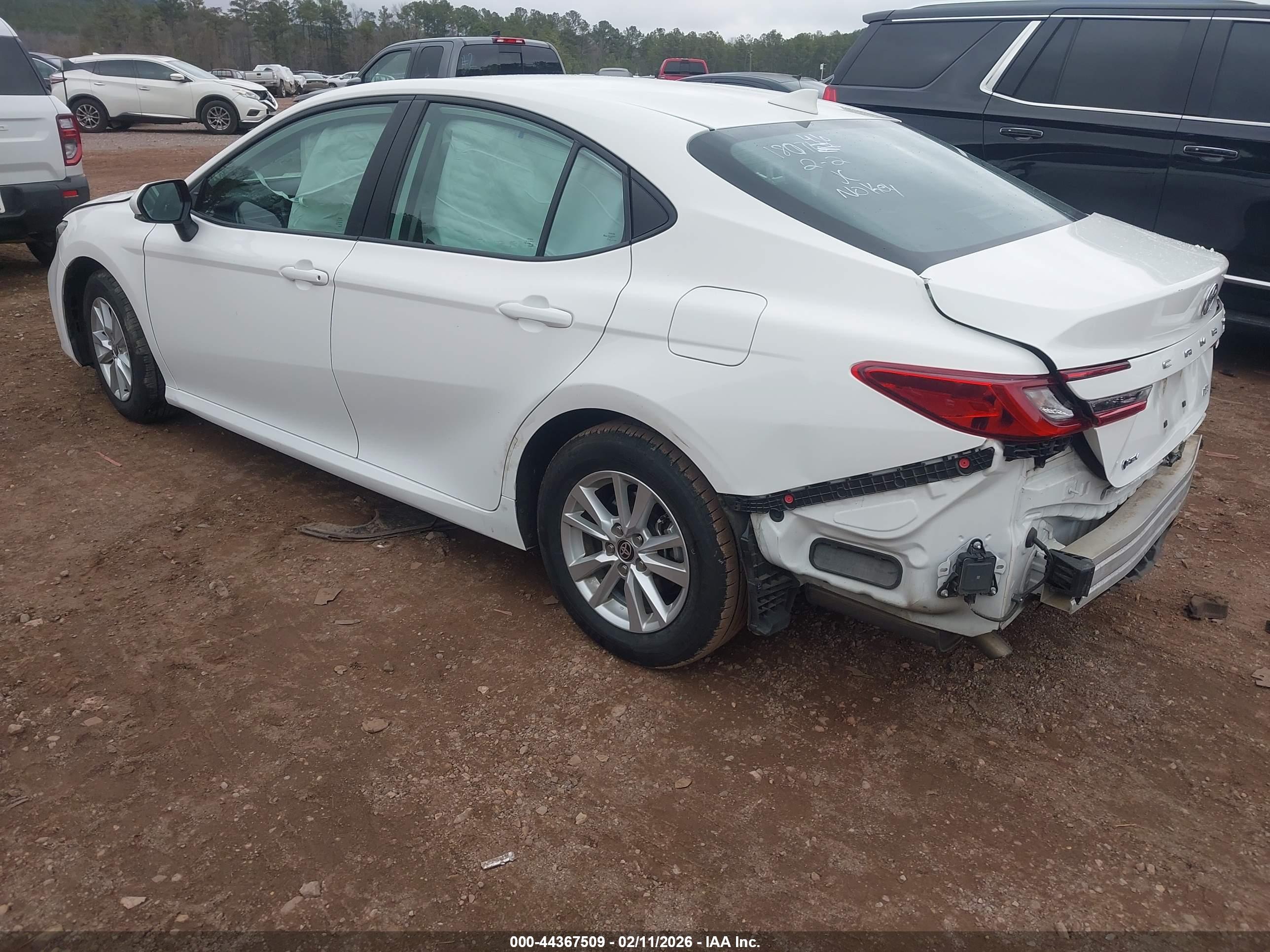 TOYOTA CAMRY image 3