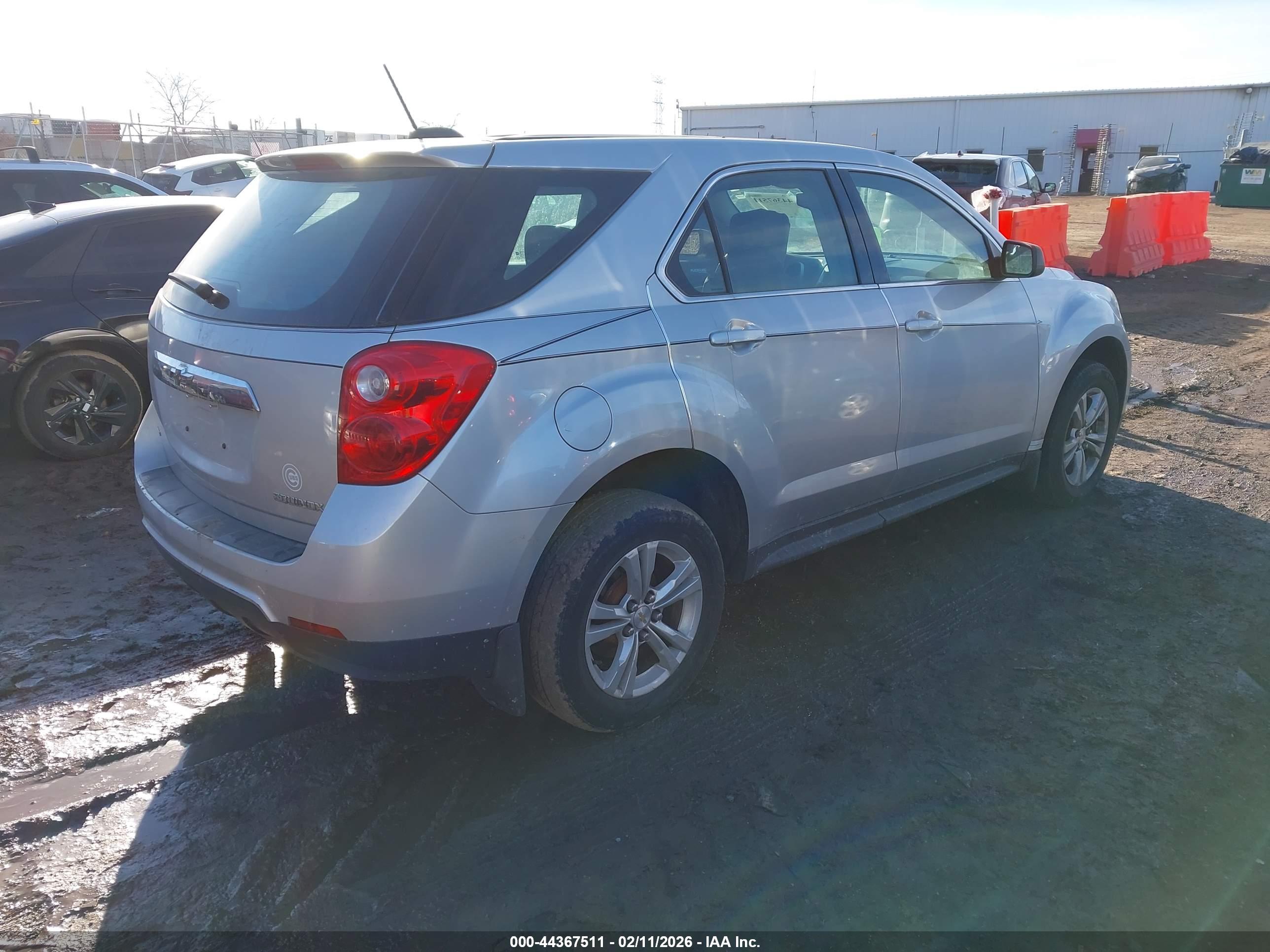 CHEVROLET EQUINOX image 4