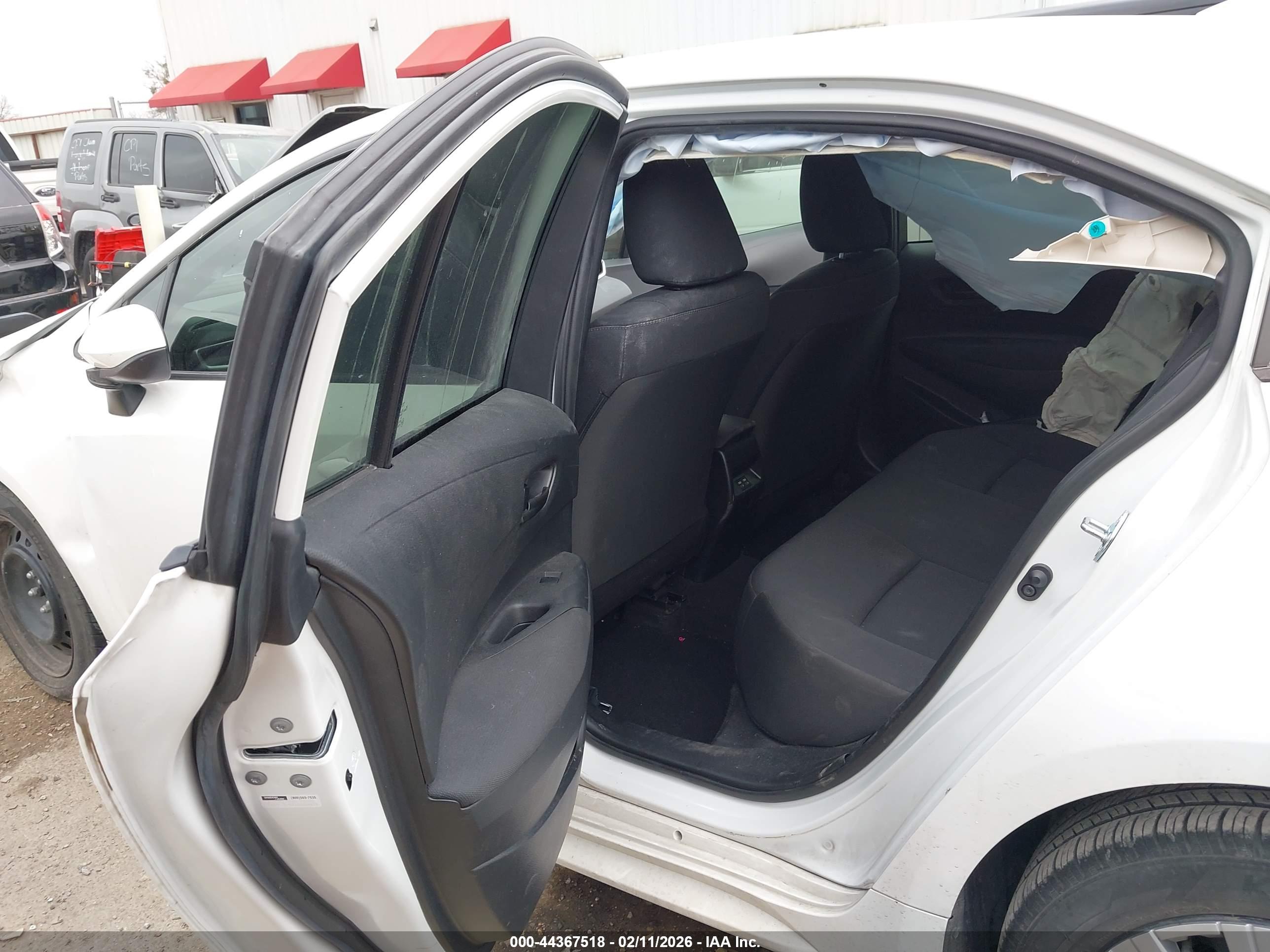 TOYOTA COROLLA image 8