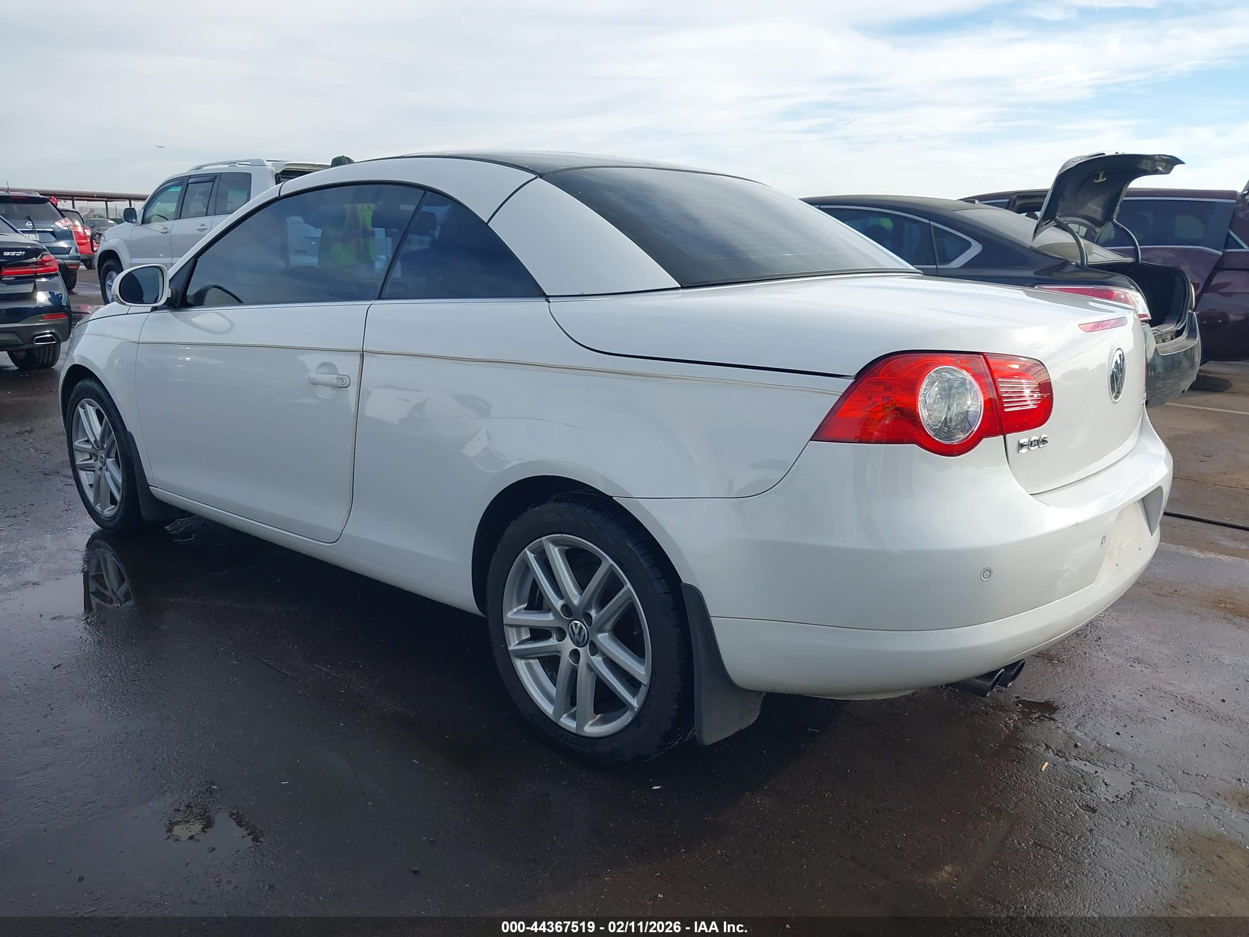 VOLKSWAGEN EOS image 3