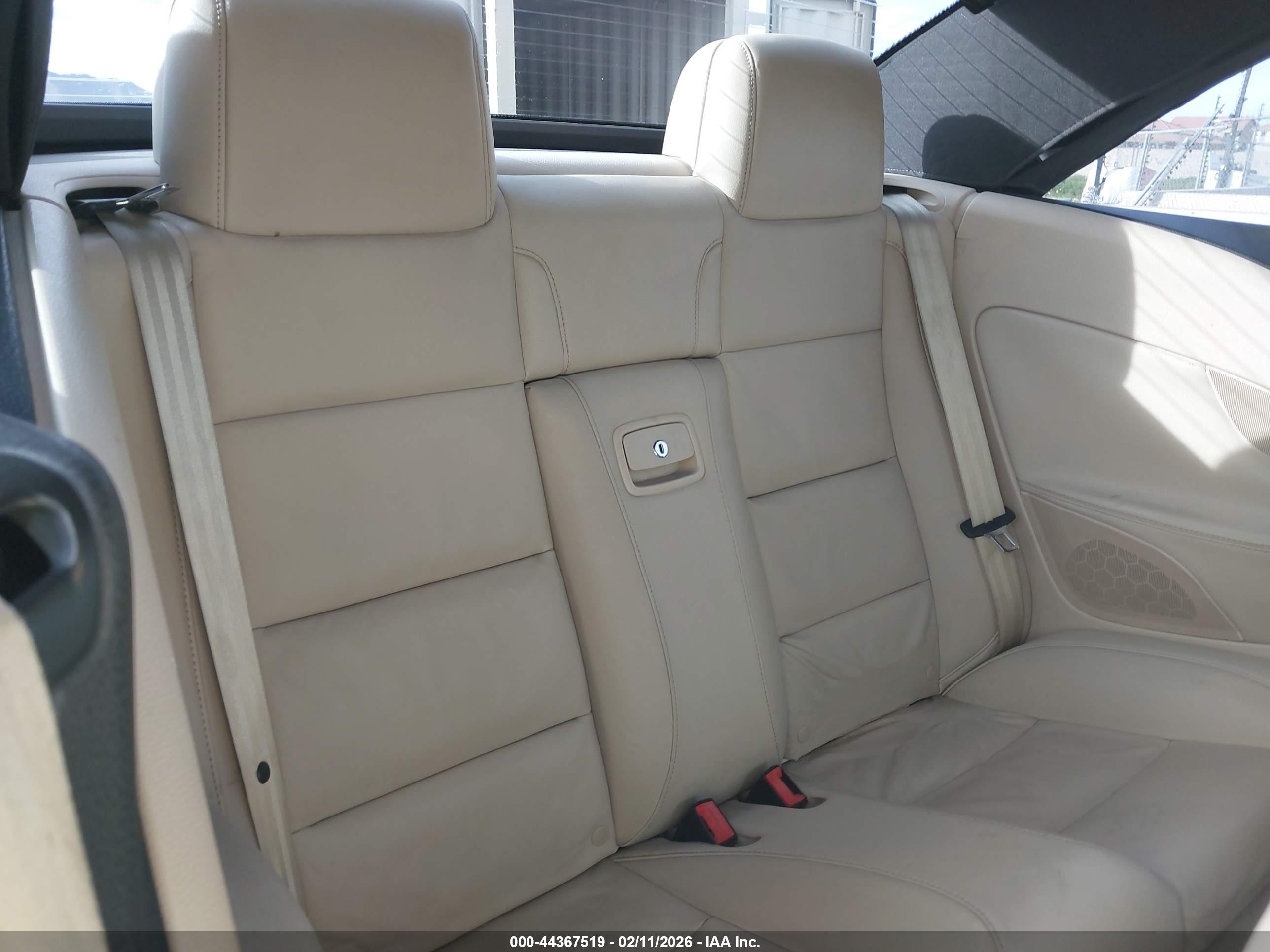 VOLKSWAGEN EOS image 8