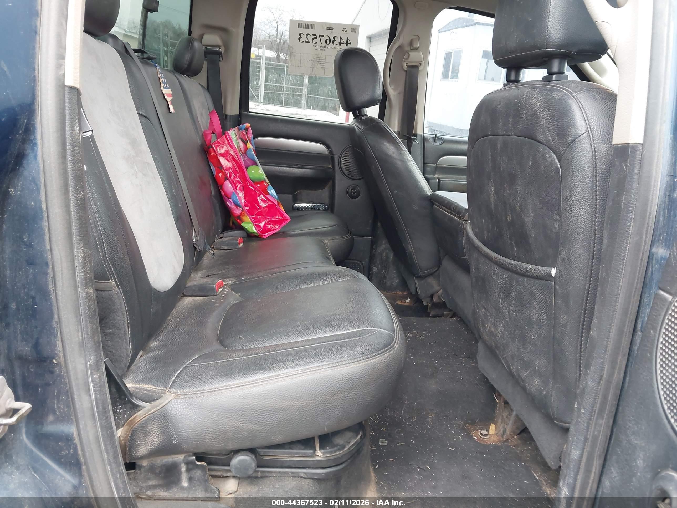 DODGE RAM image 8