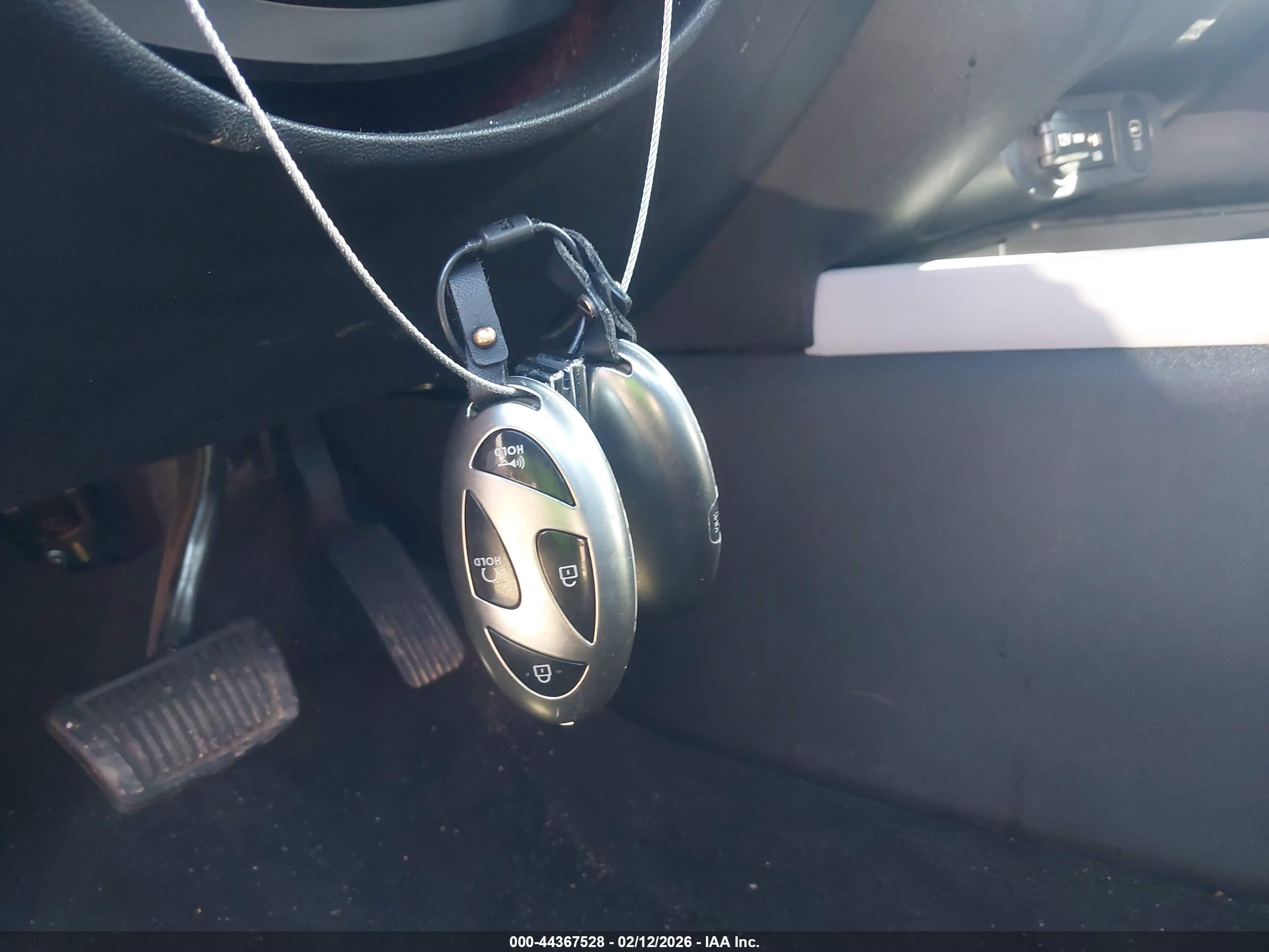 HYUNDAI ELANTRA image 11