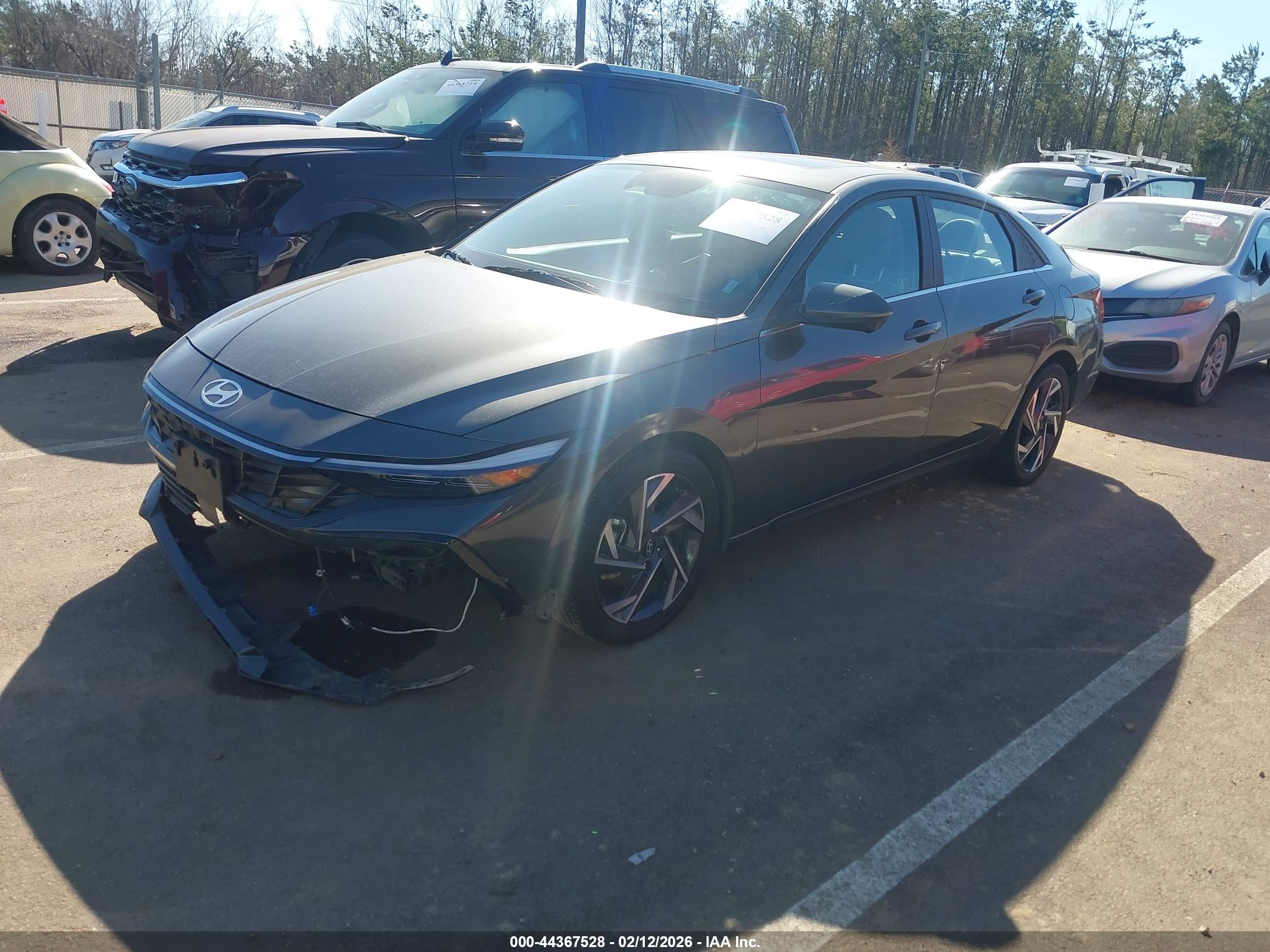 HYUNDAI ELANTRA image 2