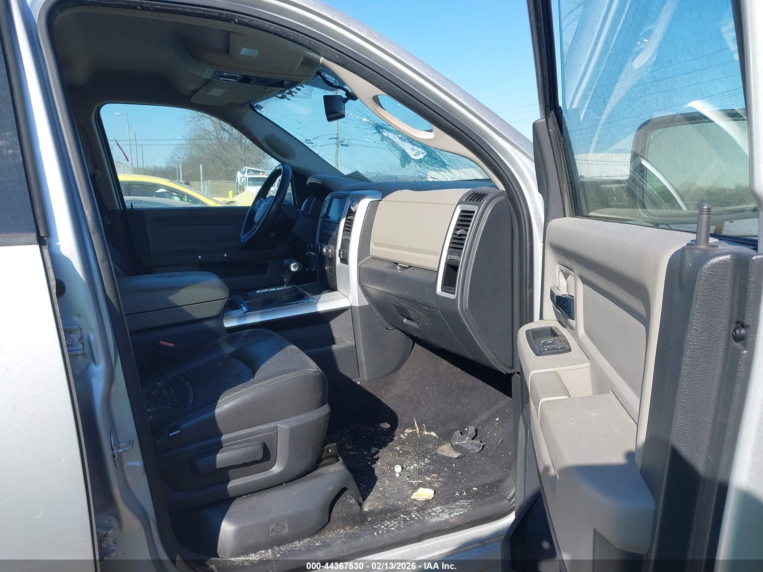DODGE RAM image 5