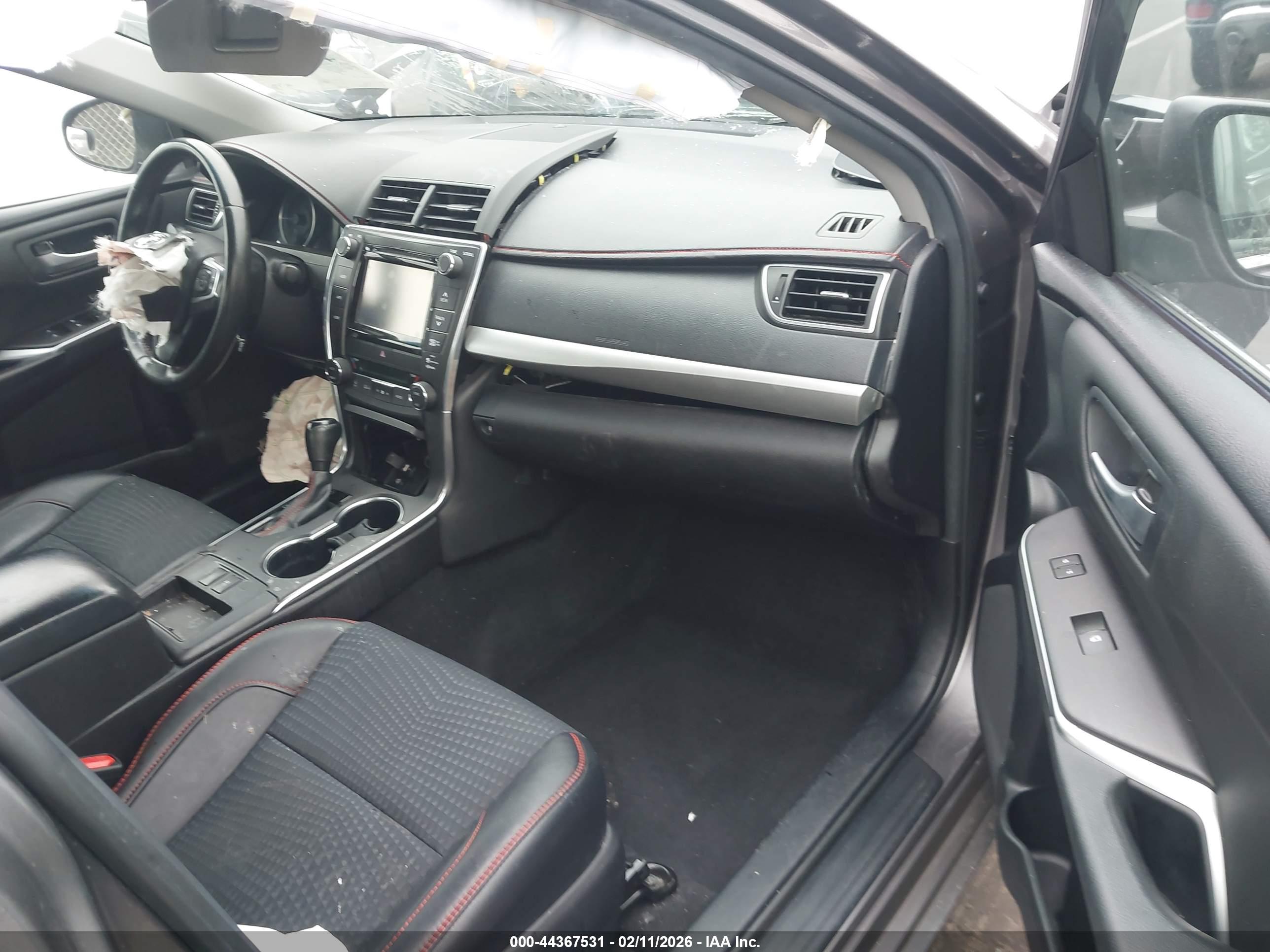 TOYOTA CAMRY image 5