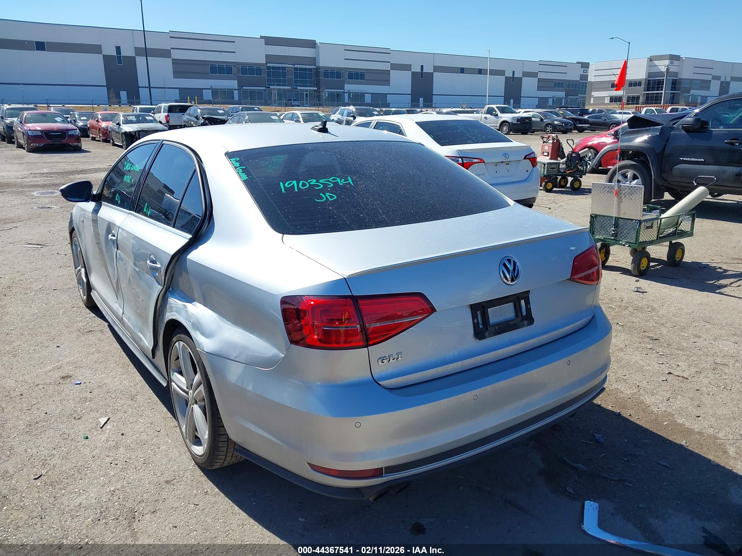VOLKSWAGEN JETTA image 3