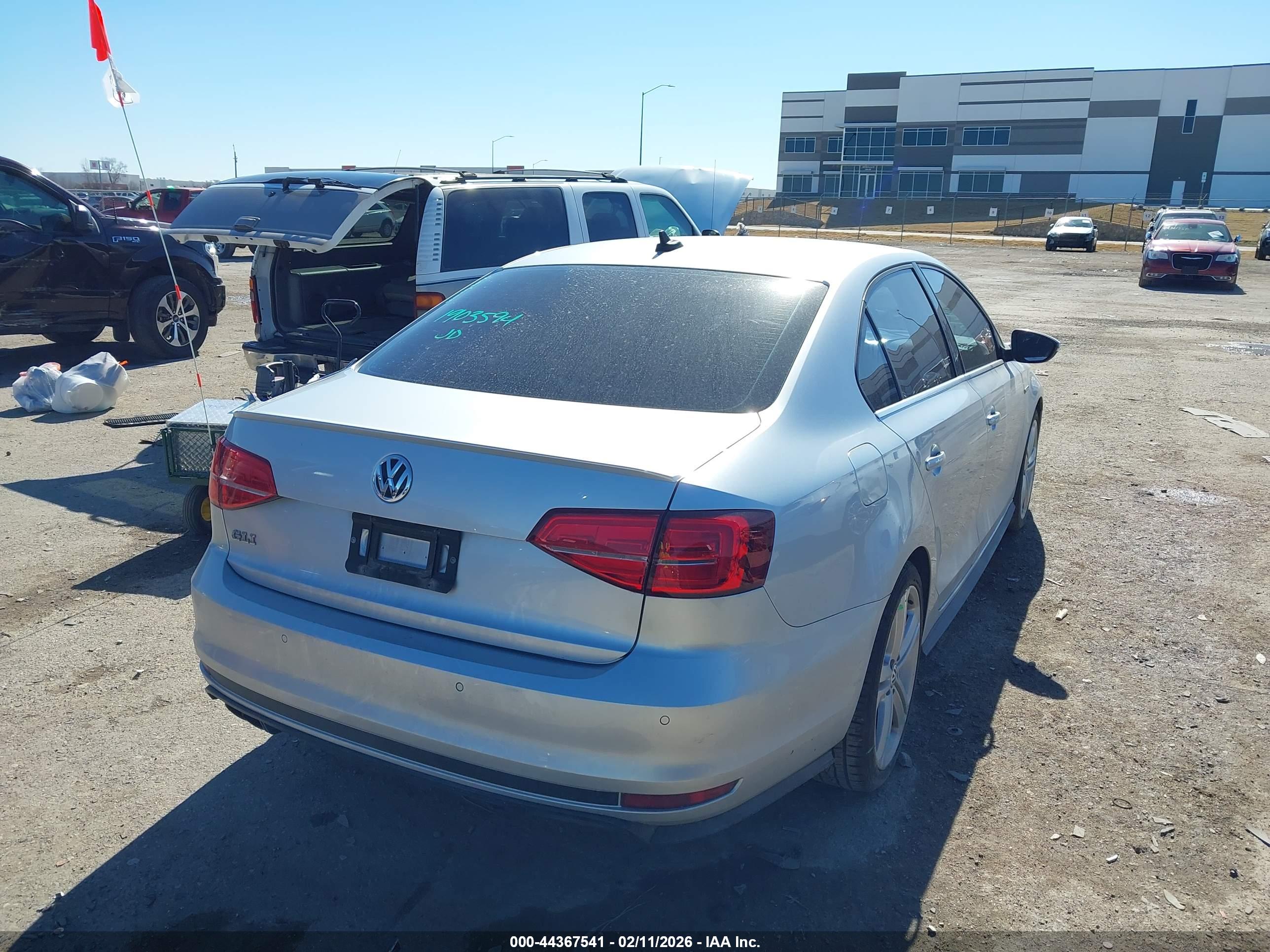 VOLKSWAGEN JETTA image 4