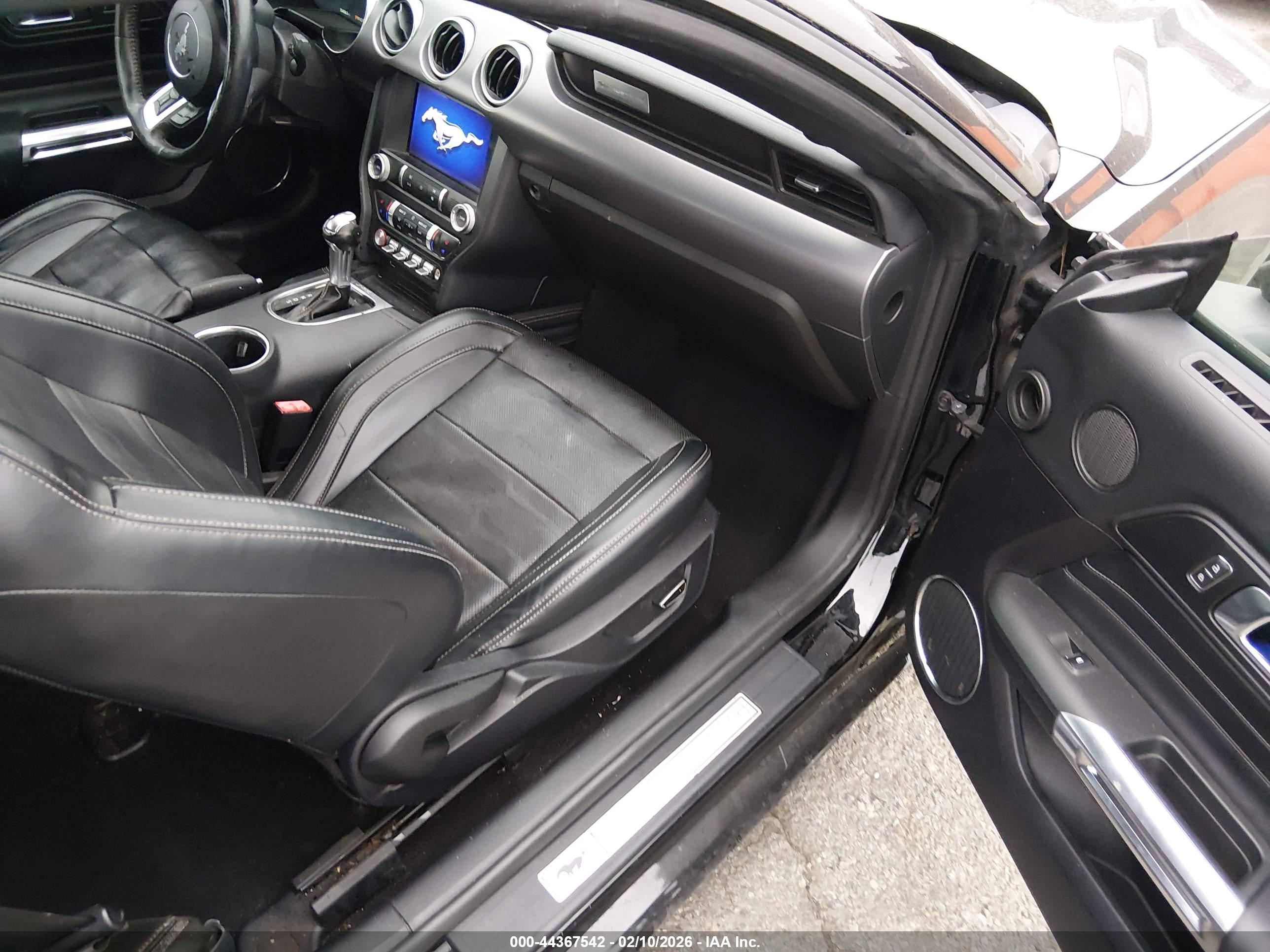 FORD MUSTANG image 5