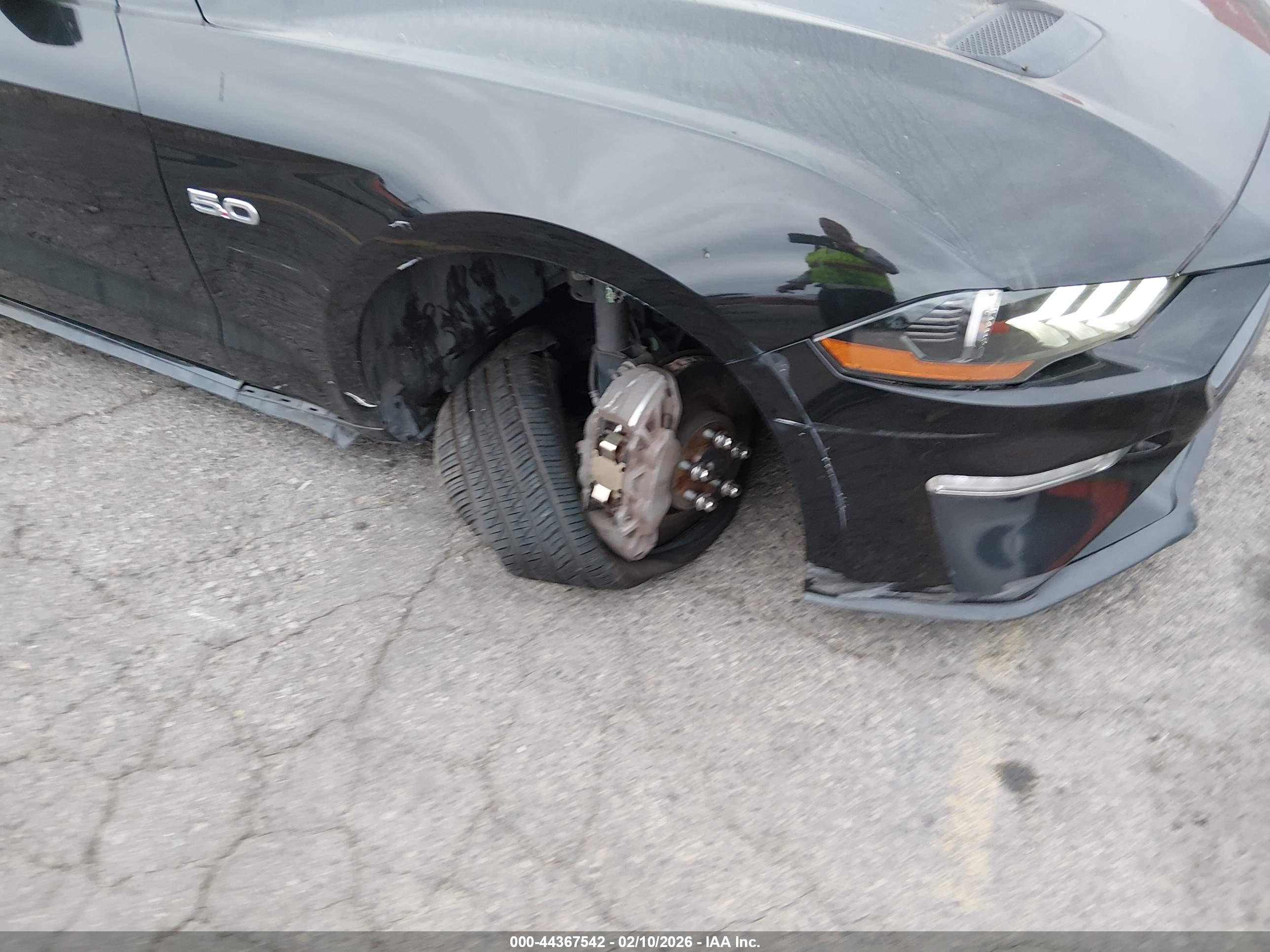 FORD MUSTANG image 6