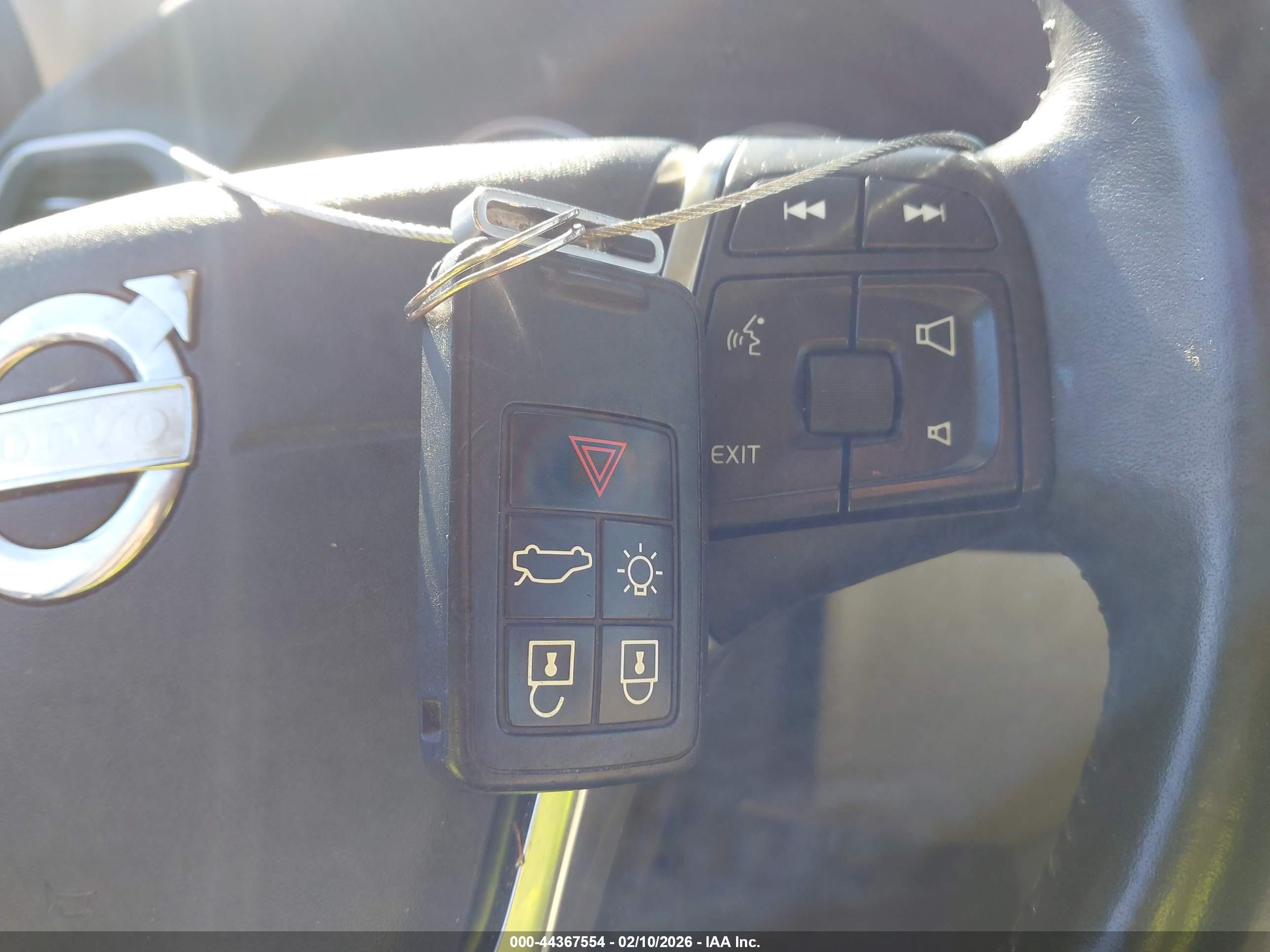VOLVO S60 image 11