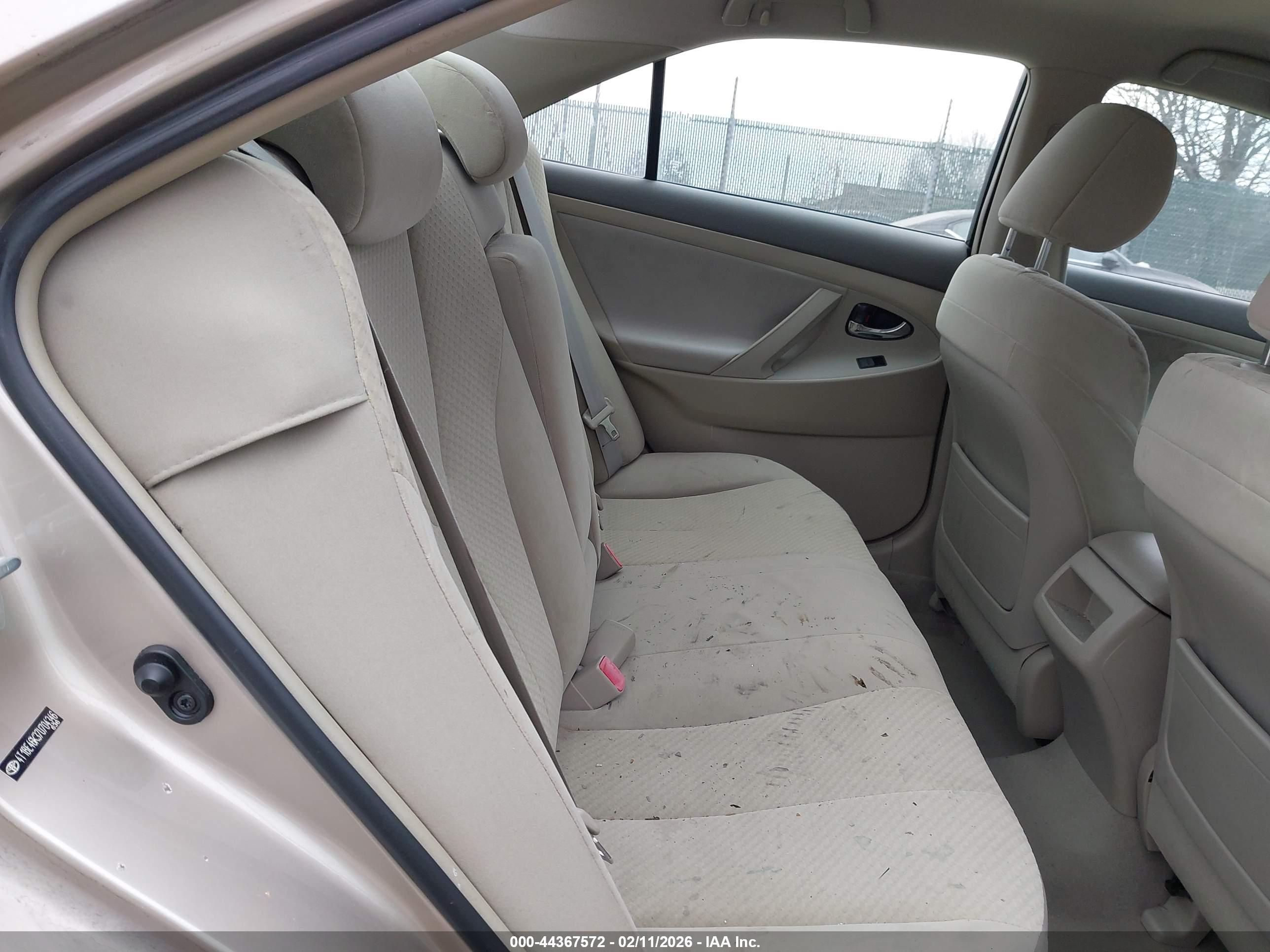 TOYOTA CAMRY image 8