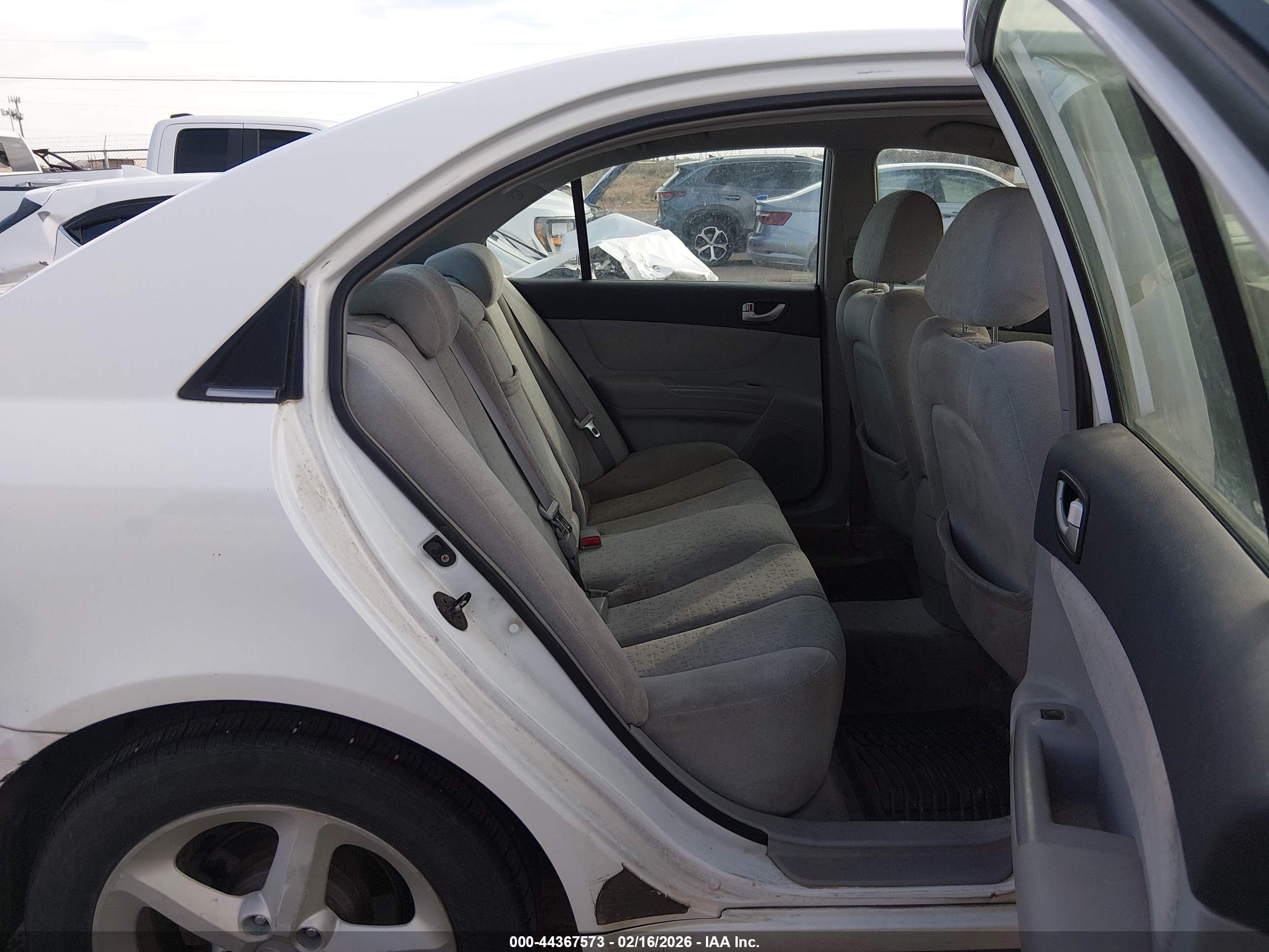 HYUNDAI SONATA image 8