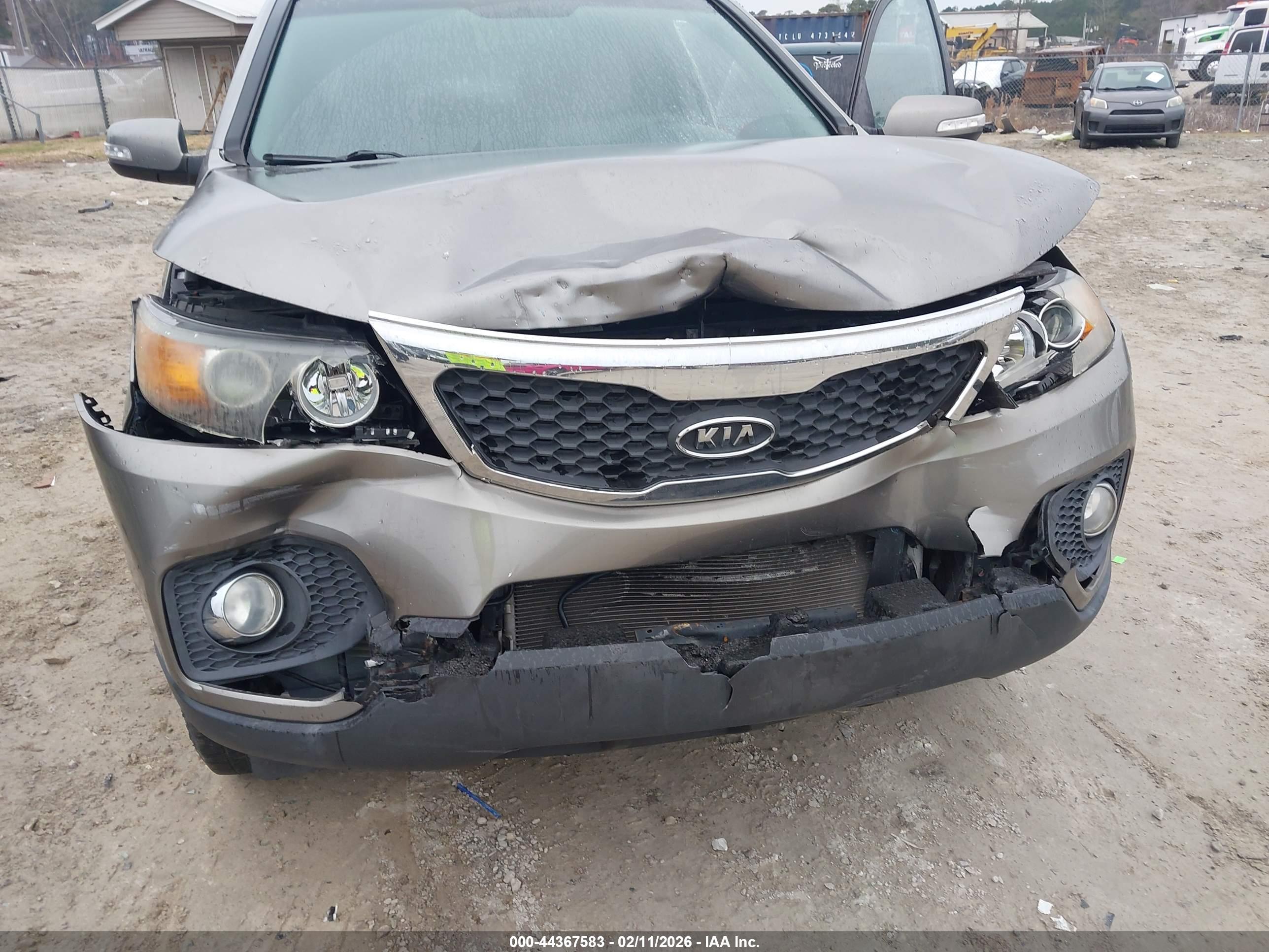 KIA SORENTO image 6