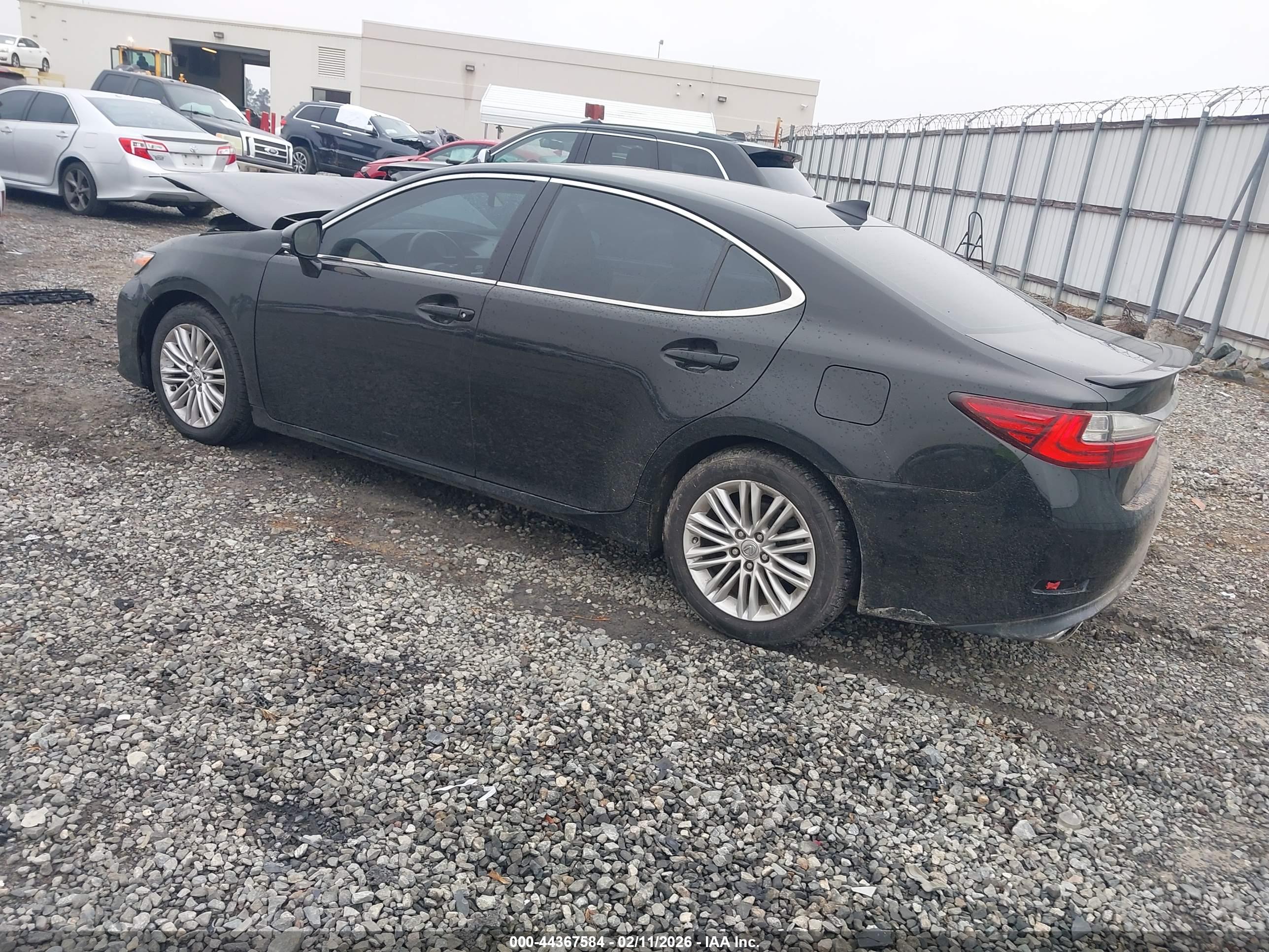 LEXUS ES image 3