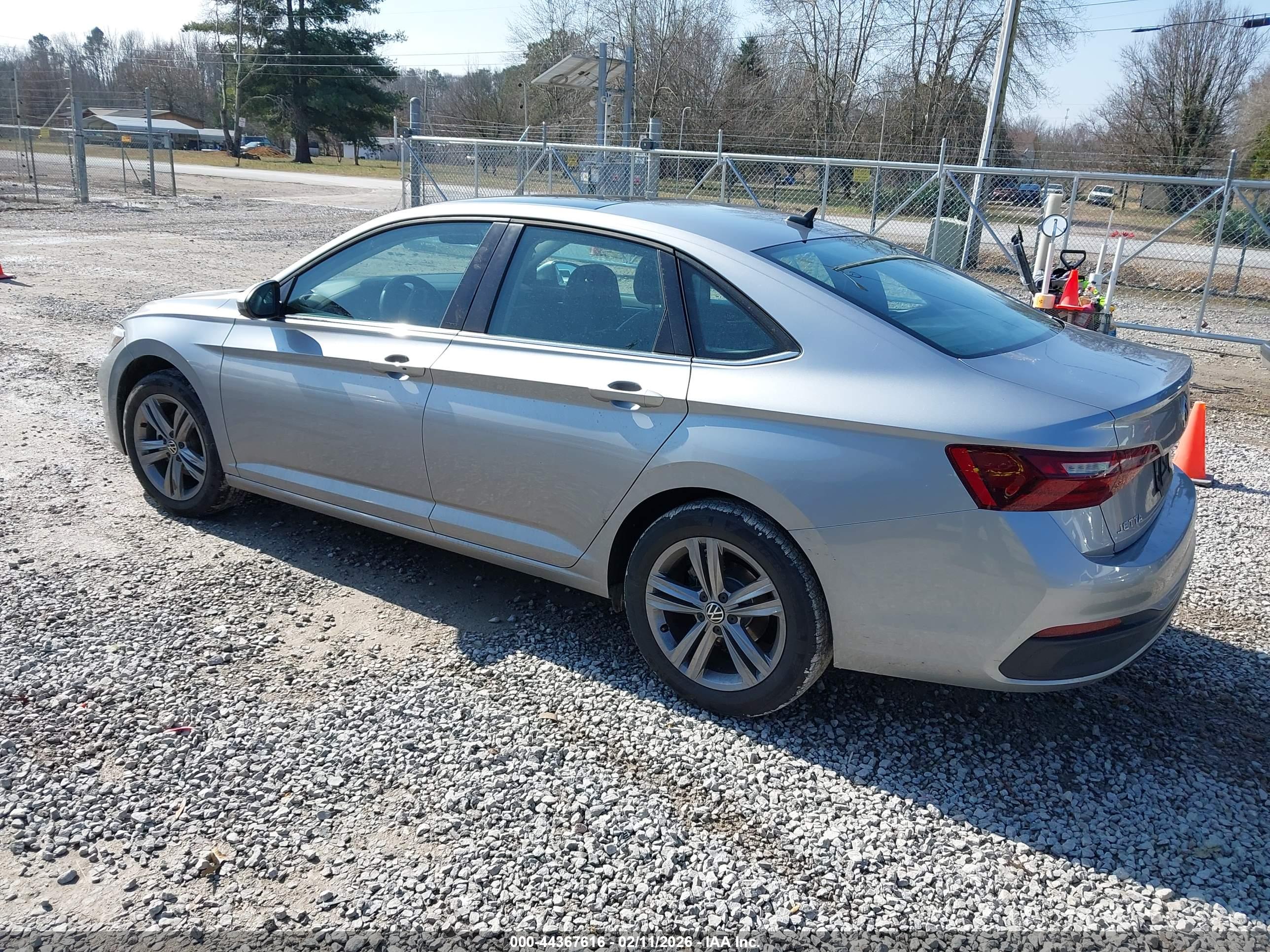 VOLKSWAGEN JETTA image 3