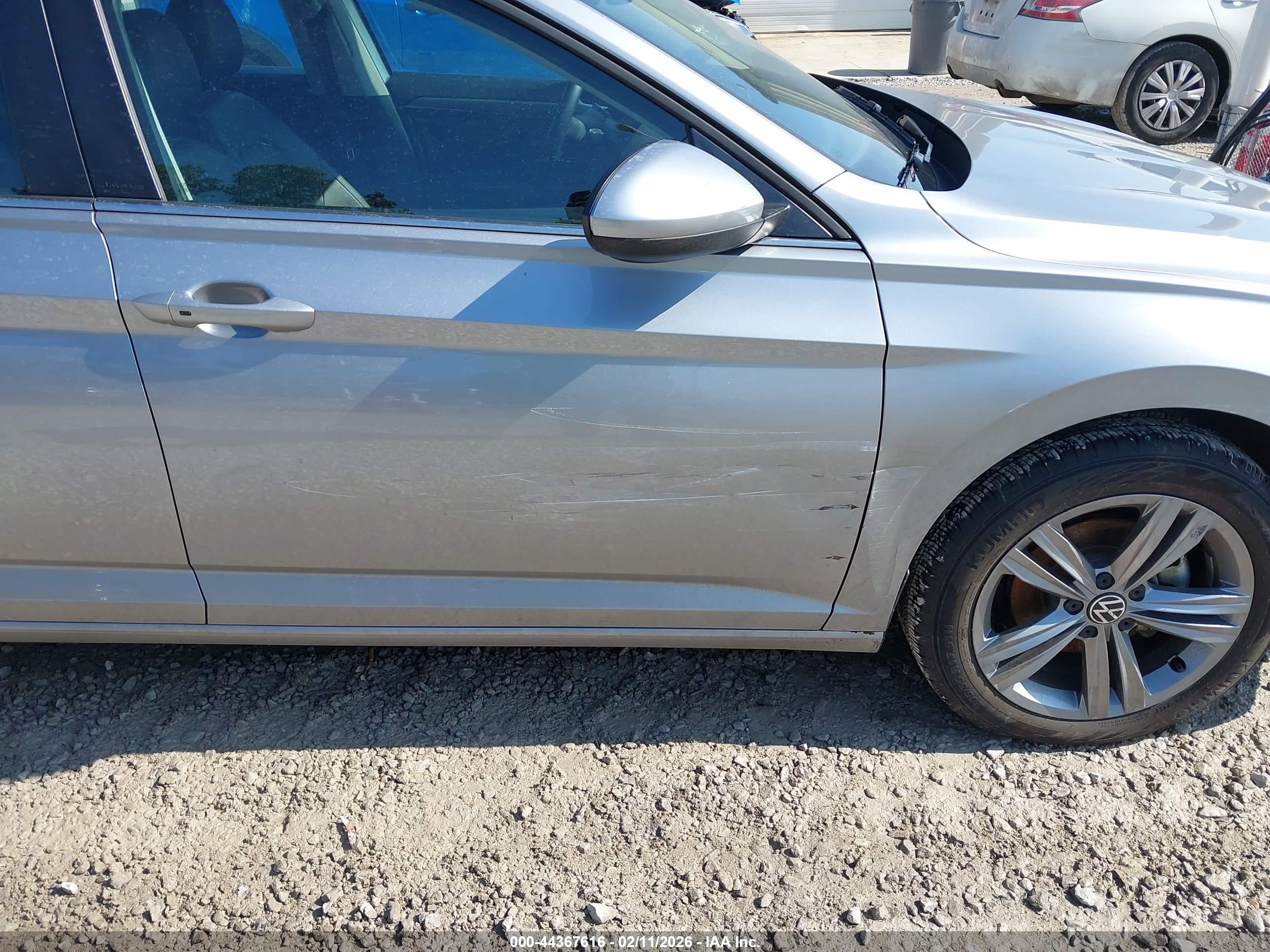 VOLKSWAGEN JETTA image 6