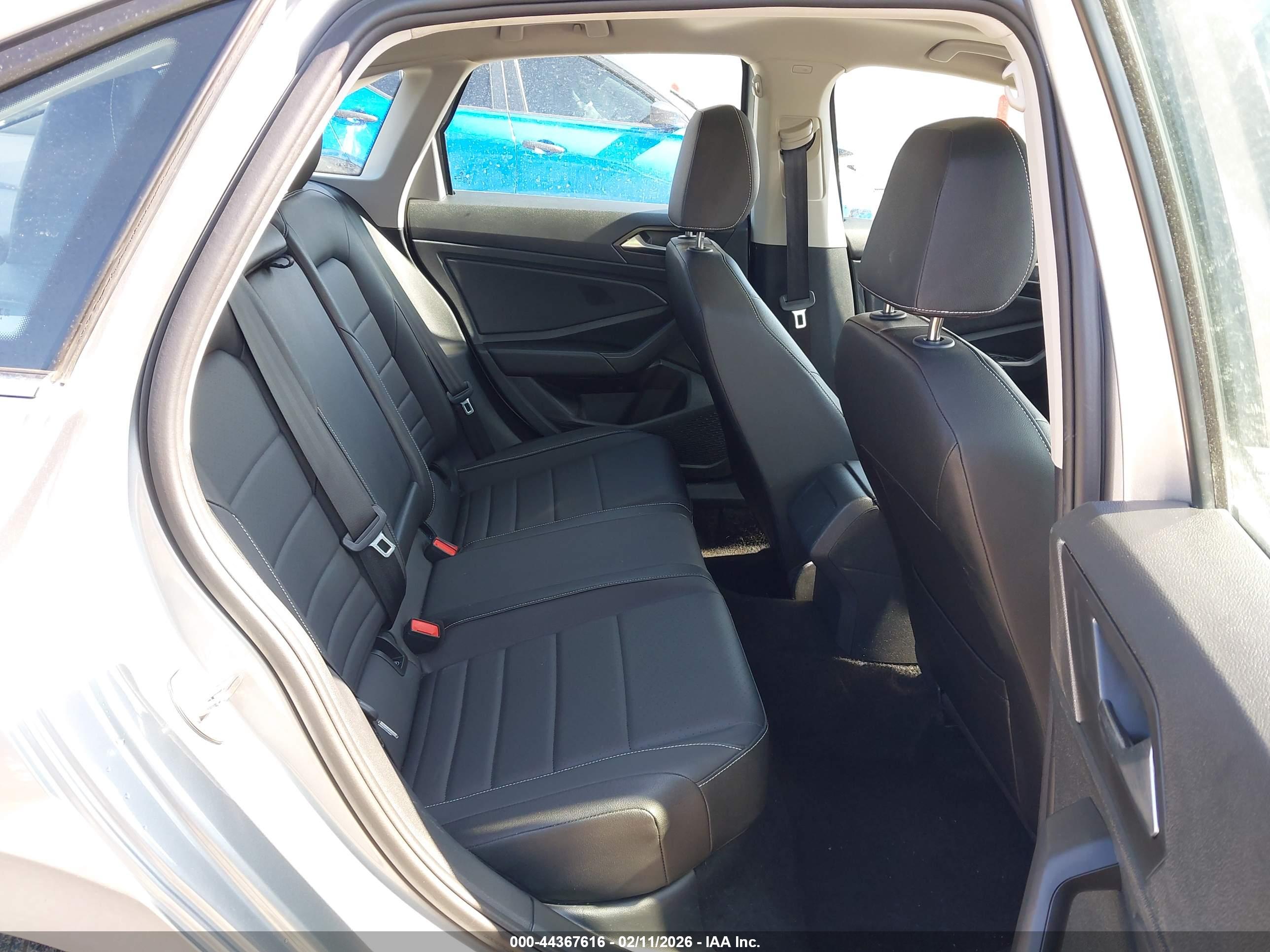 VOLKSWAGEN JETTA image 8