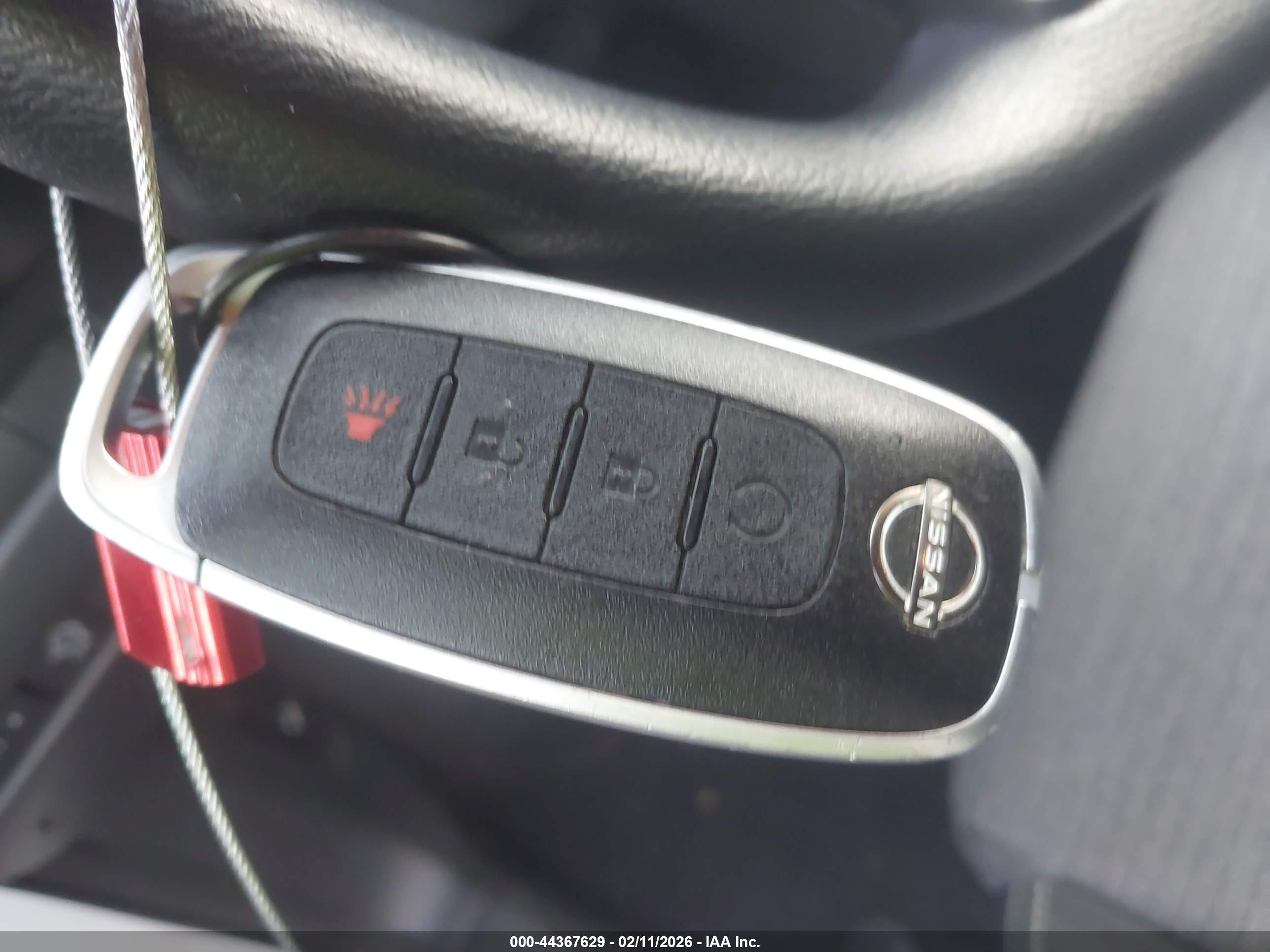 NISSAN ROGUE image 11