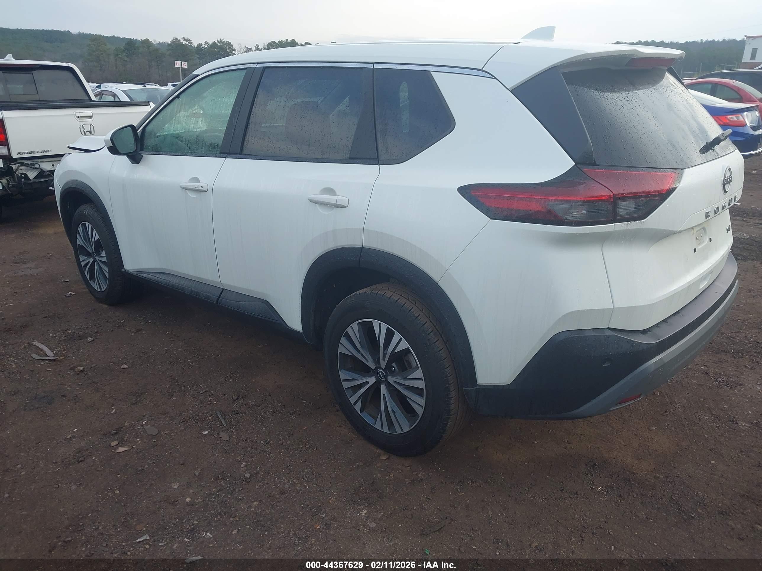 NISSAN ROGUE image 3