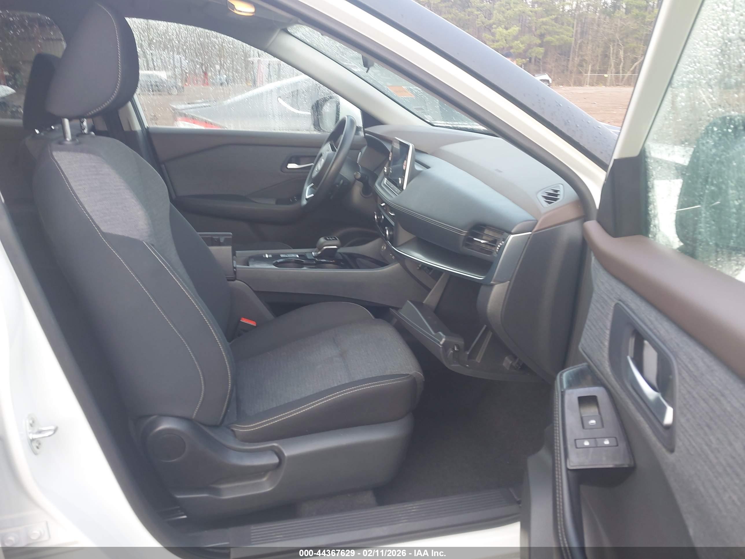 NISSAN ROGUE image 5