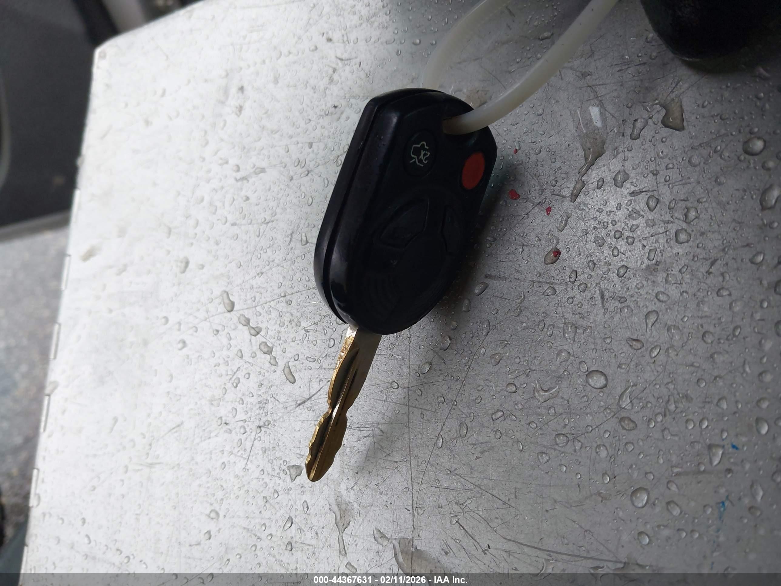 FORD FUSION image 11
