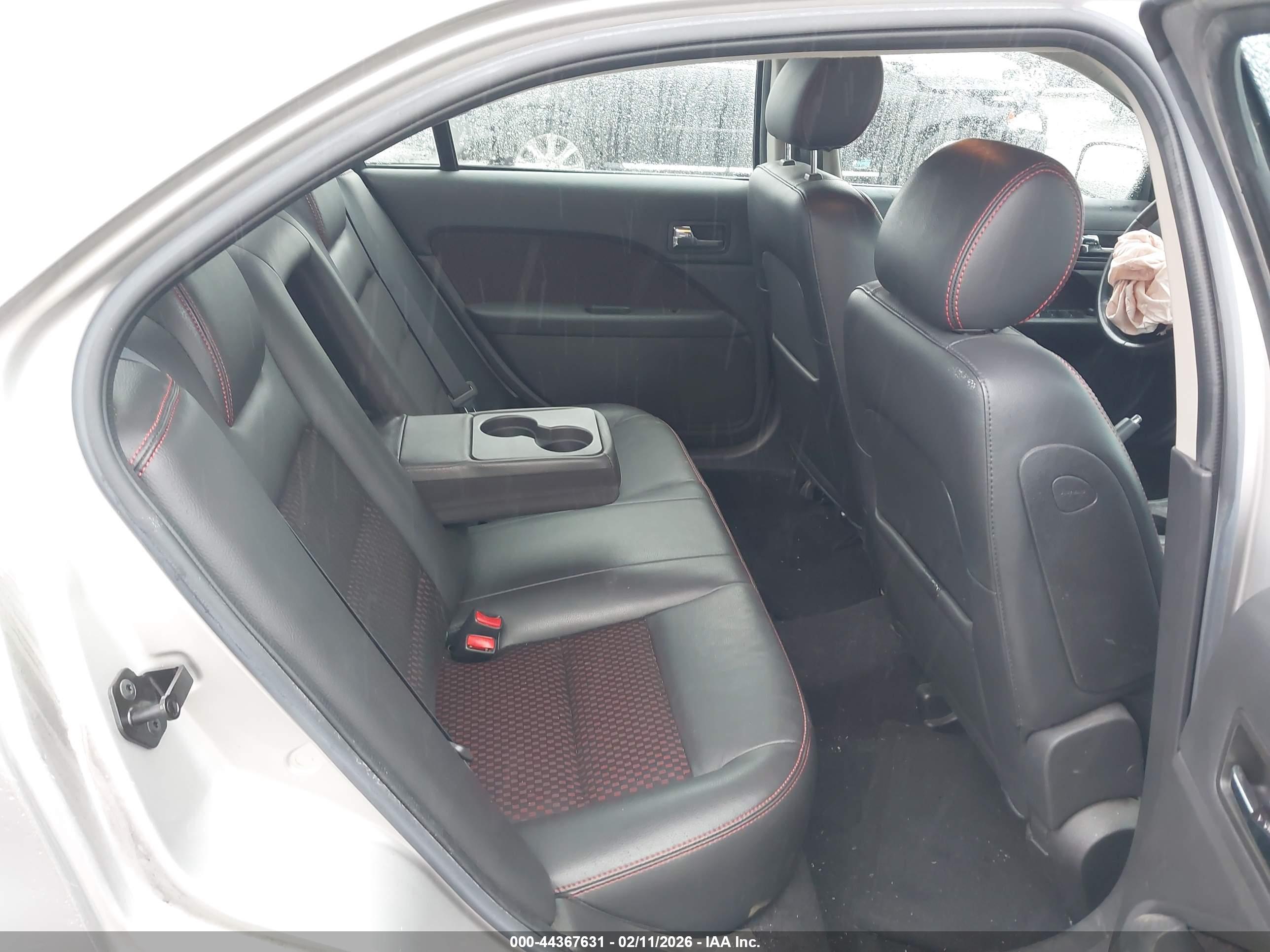 FORD FUSION image 8