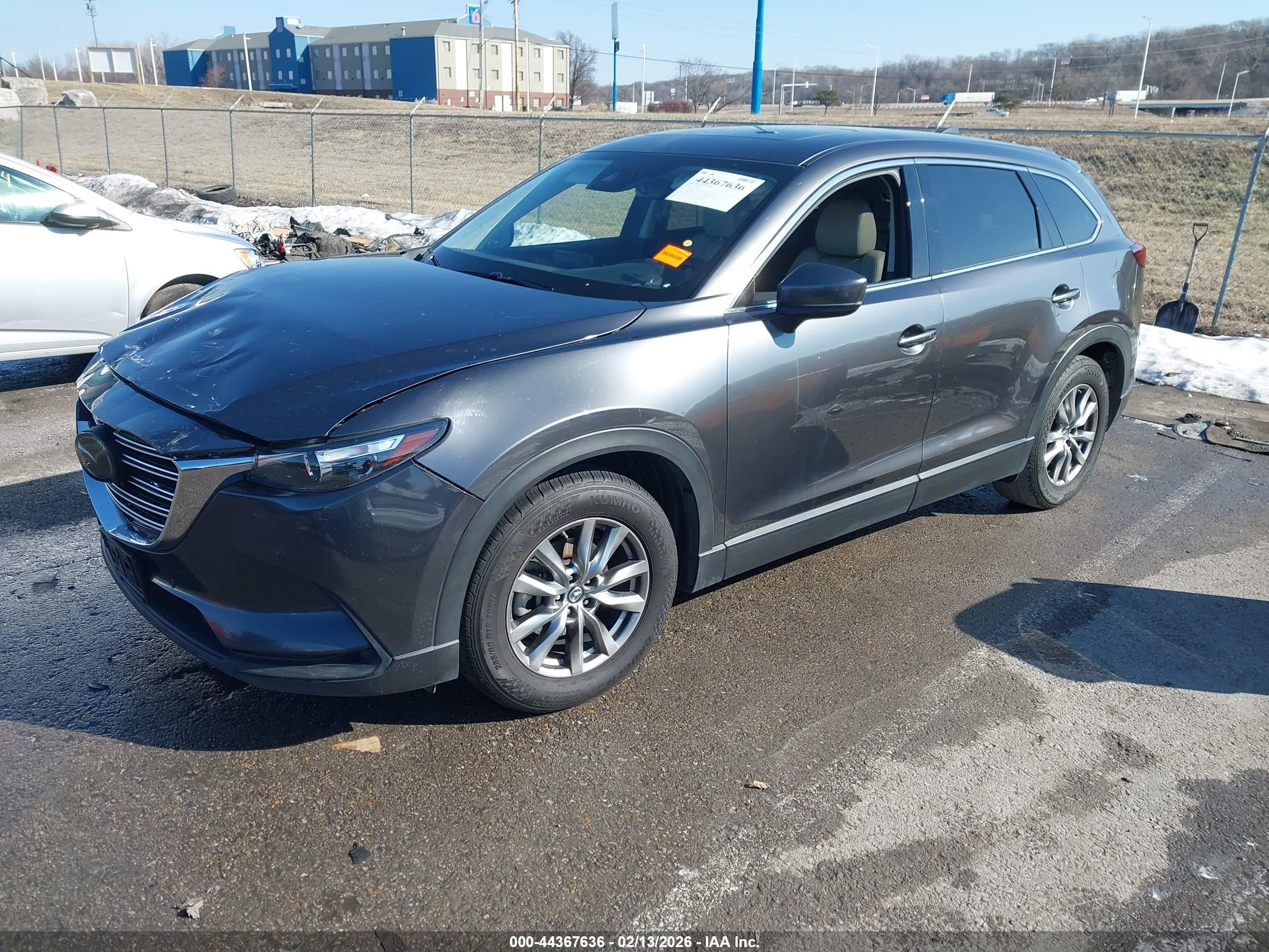 MAZDA CX-9 image 2