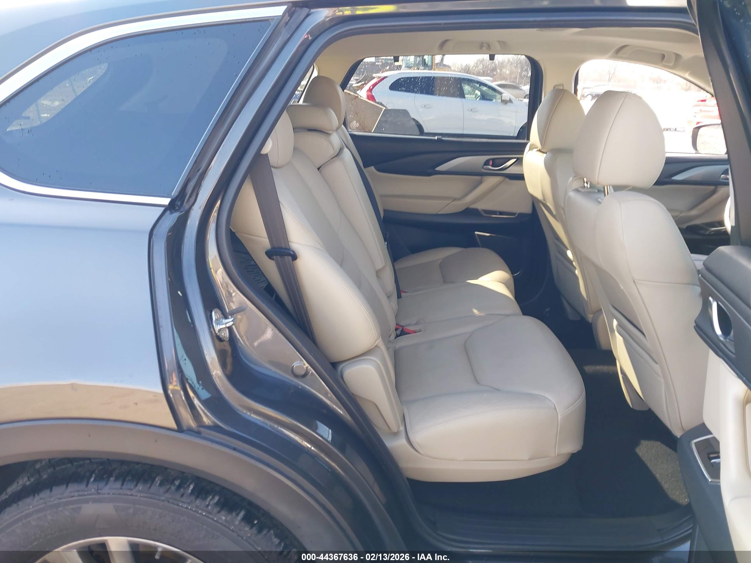 MAZDA CX-9 image 8