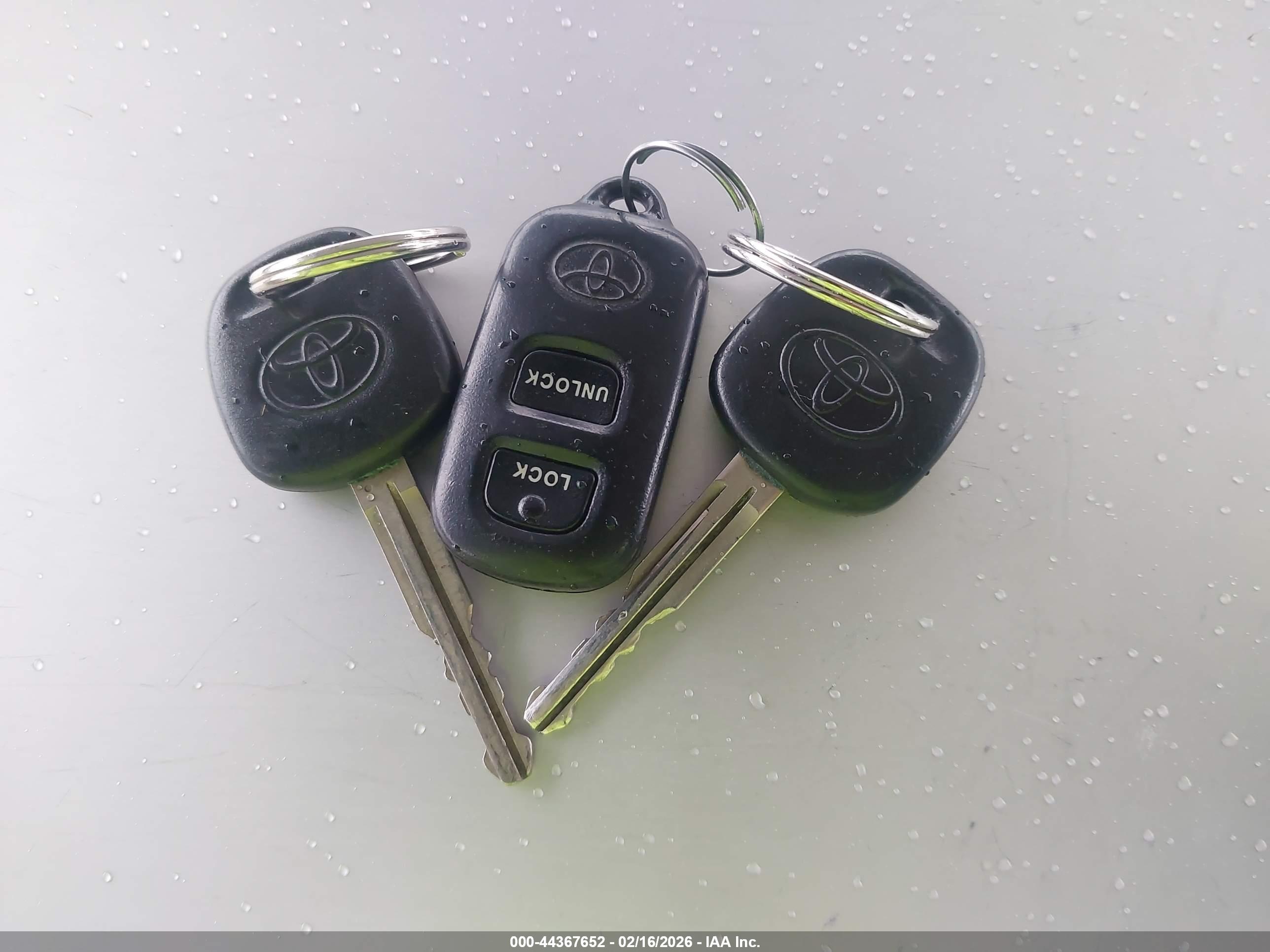 TOYOTA COROLLA image 11