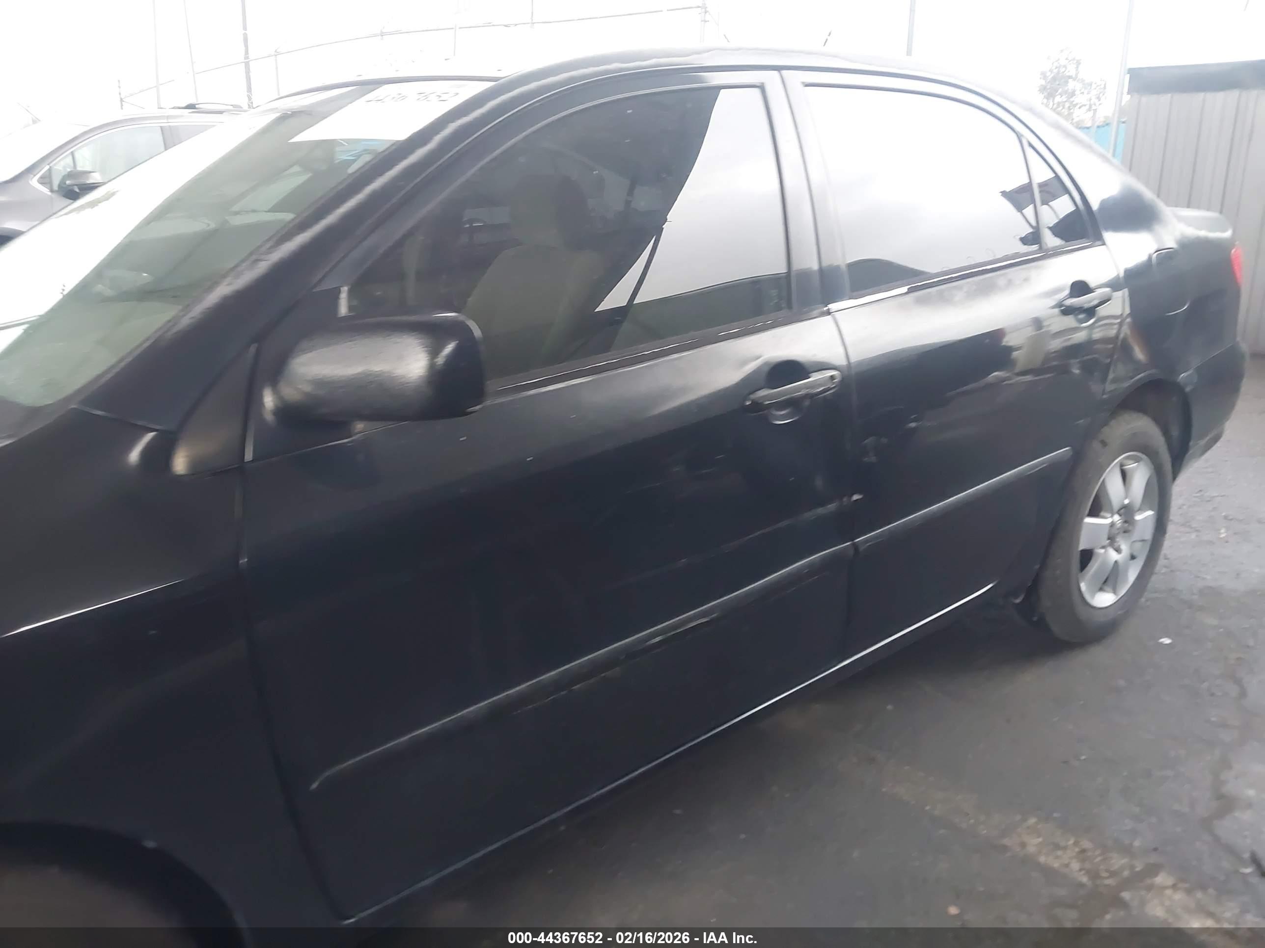 TOYOTA COROLLA image 6