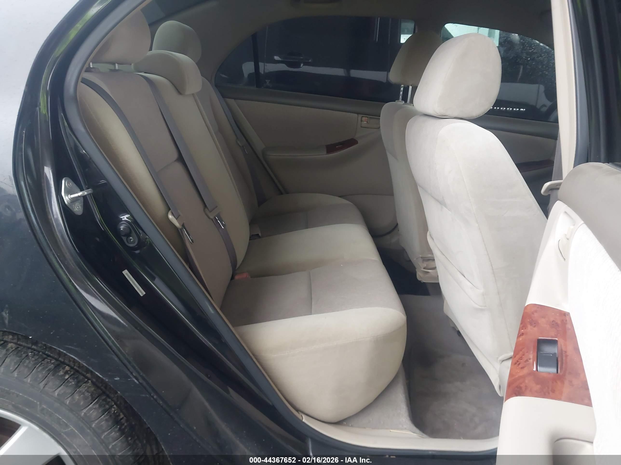 TOYOTA COROLLA image 8