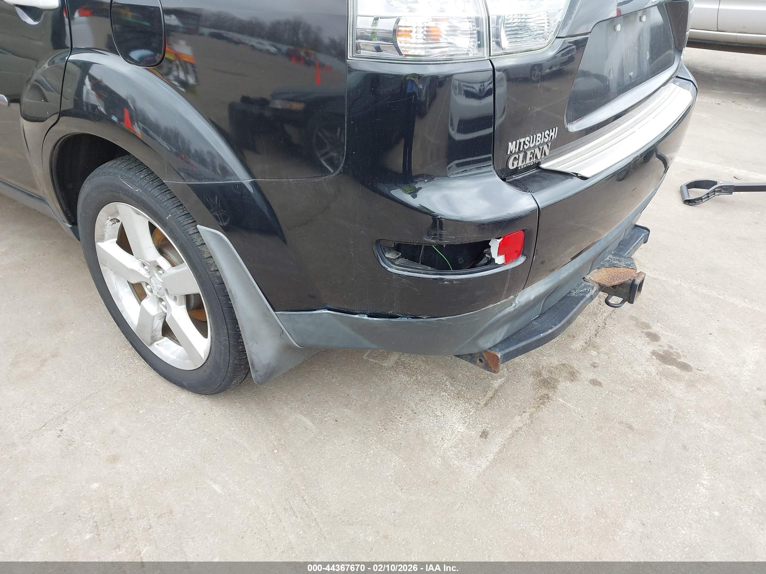 MITSUBISHI OUTLANDER image 6