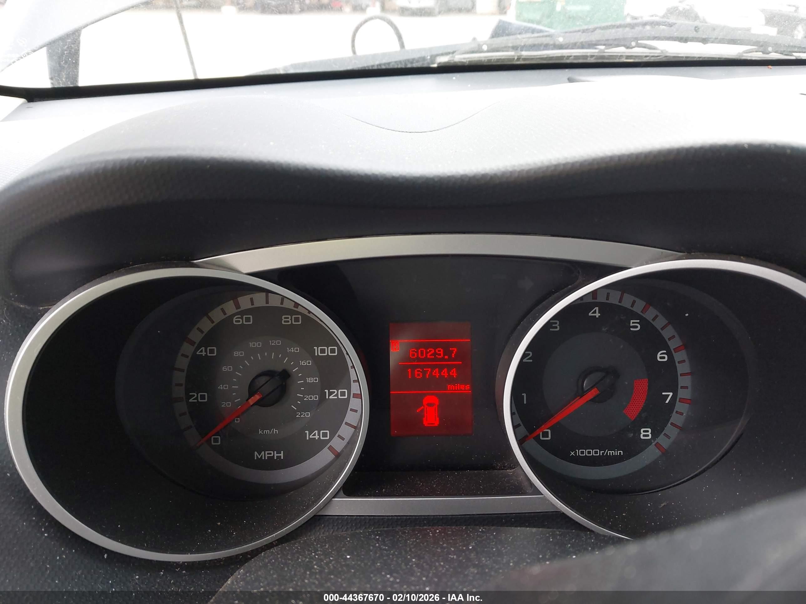 MITSUBISHI OUTLANDER image 7