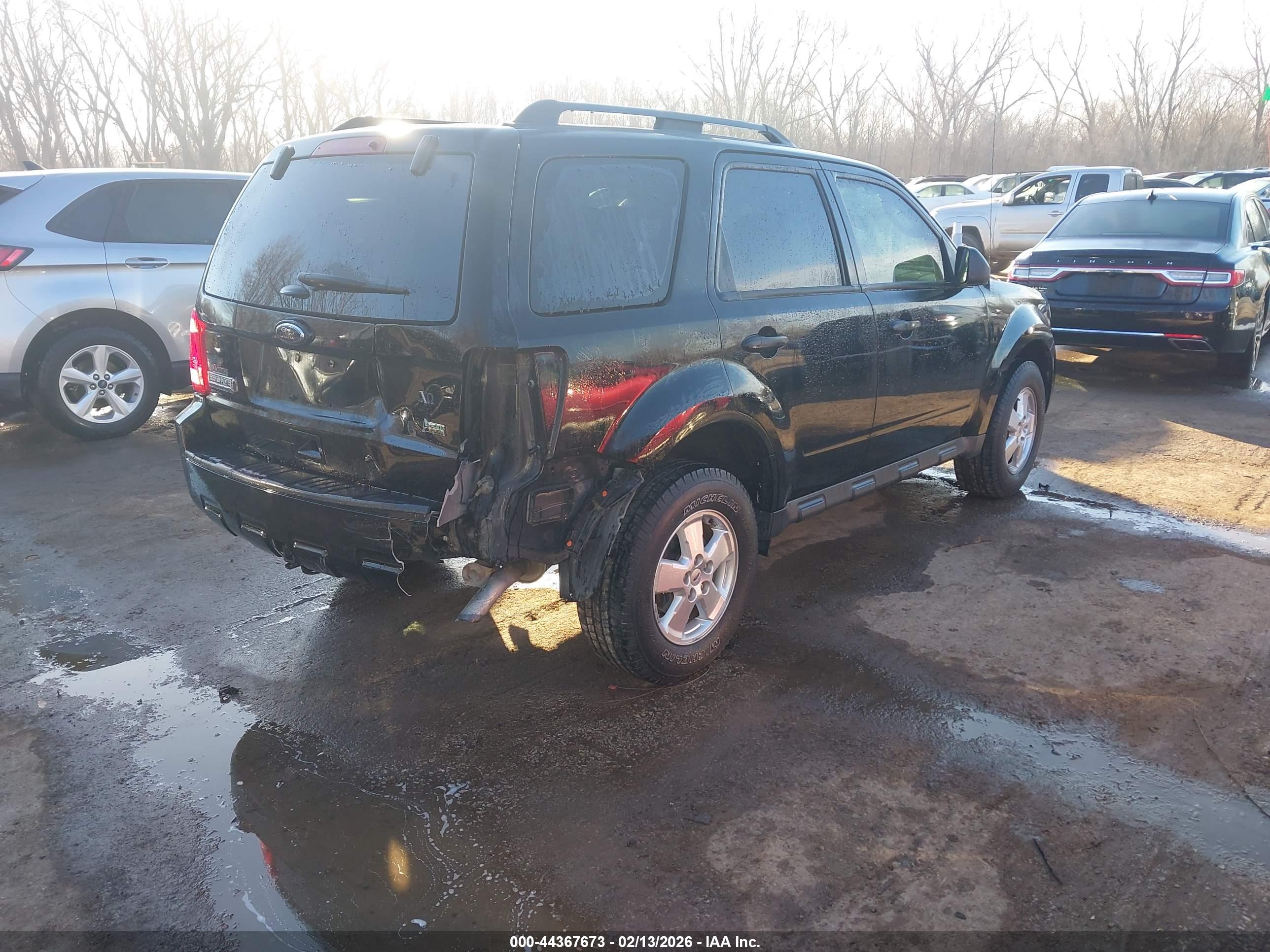 FORD ESCAPE image 4