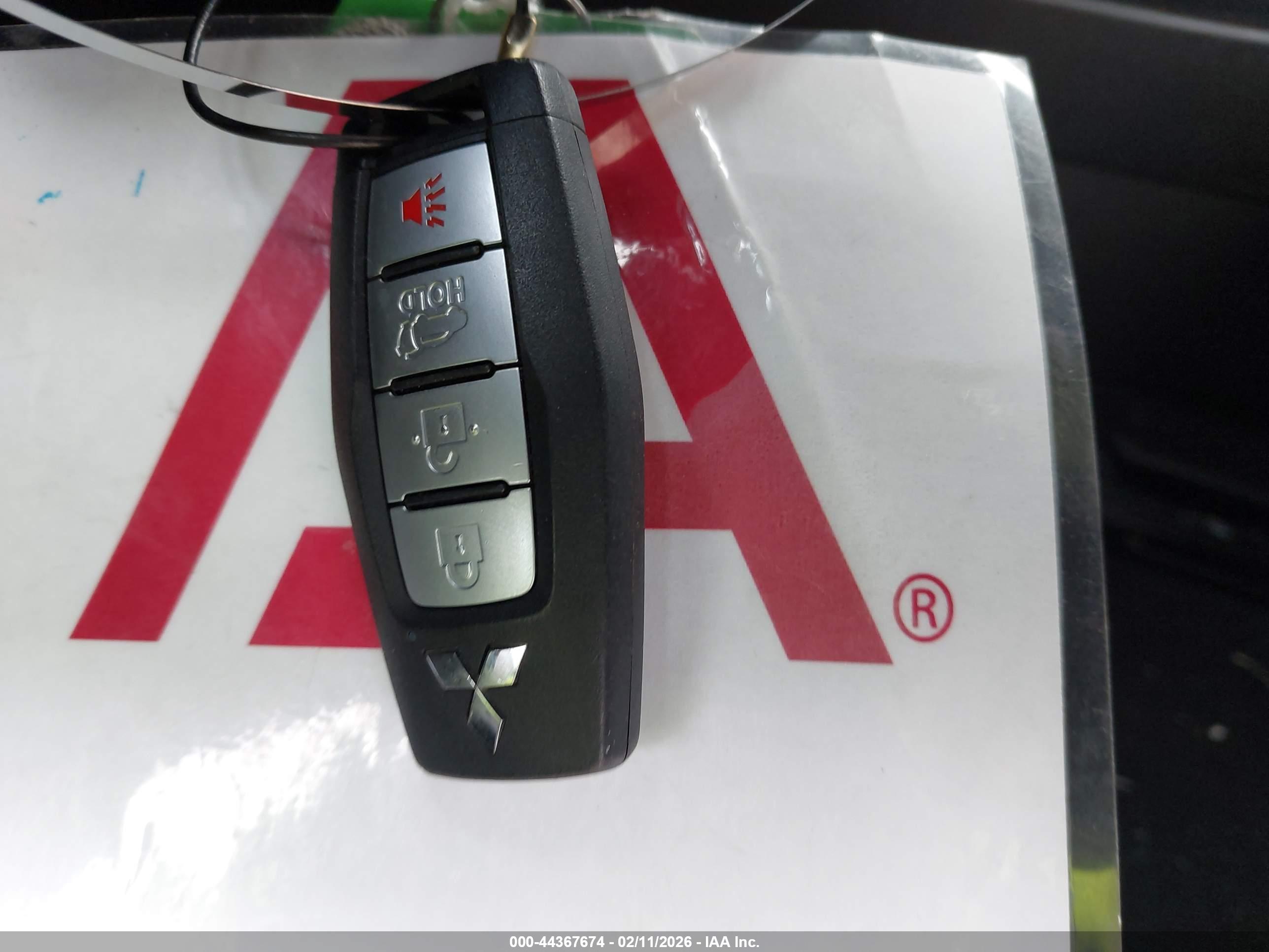 MITSUBISHI OUTLANDER image 11