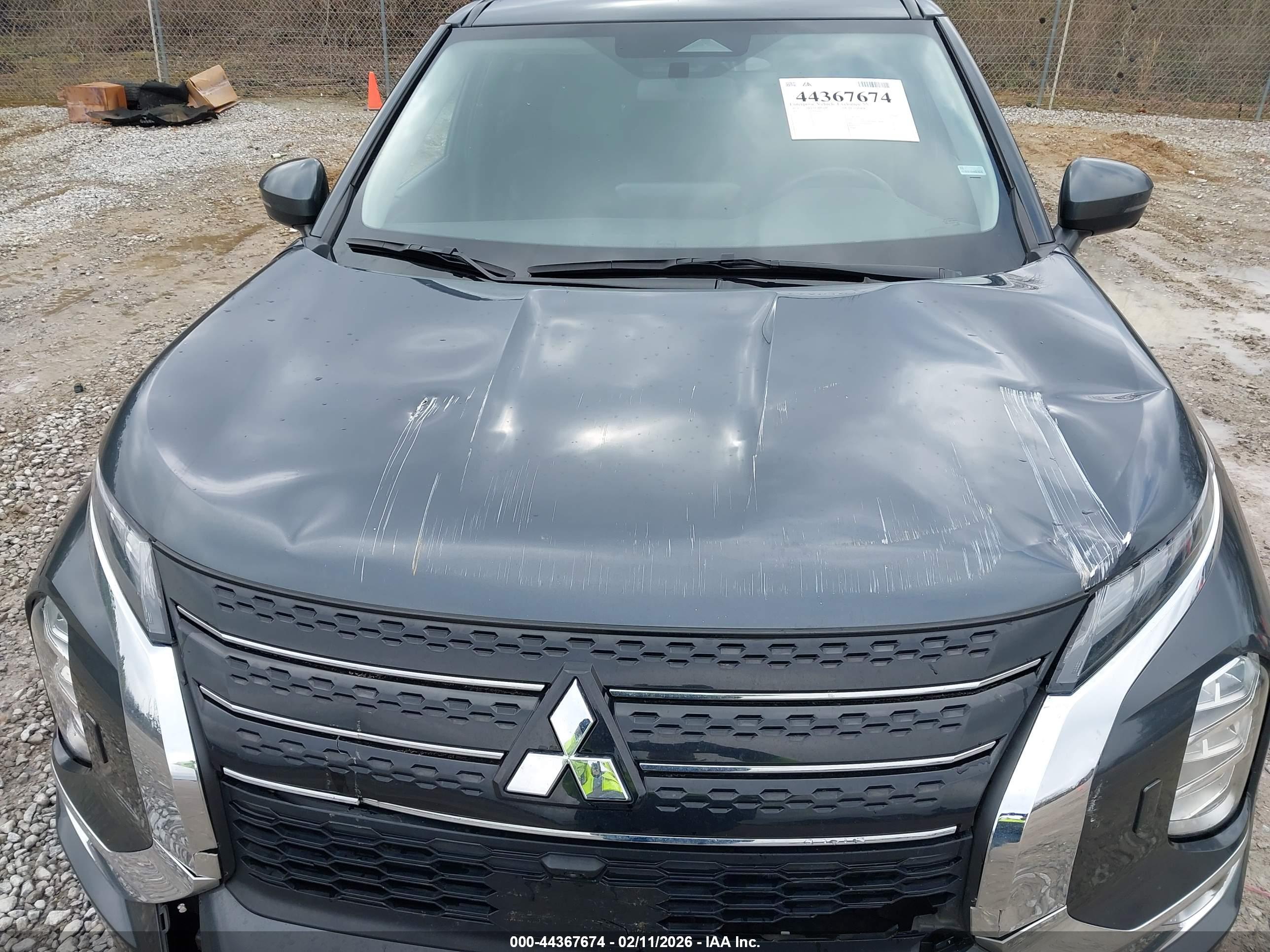 MITSUBISHI OUTLANDER image 6
