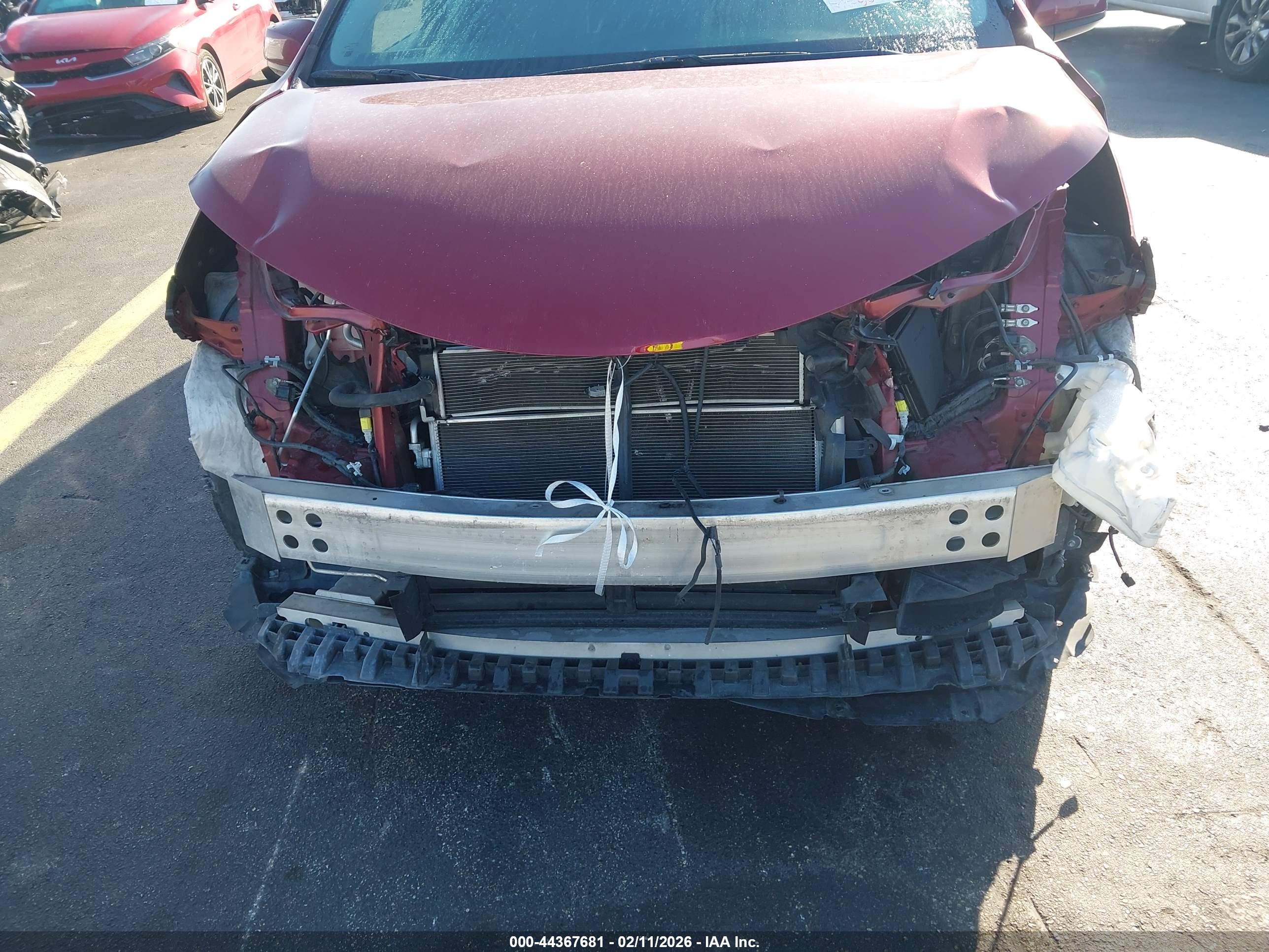 TOYOTA SIENNA image 6