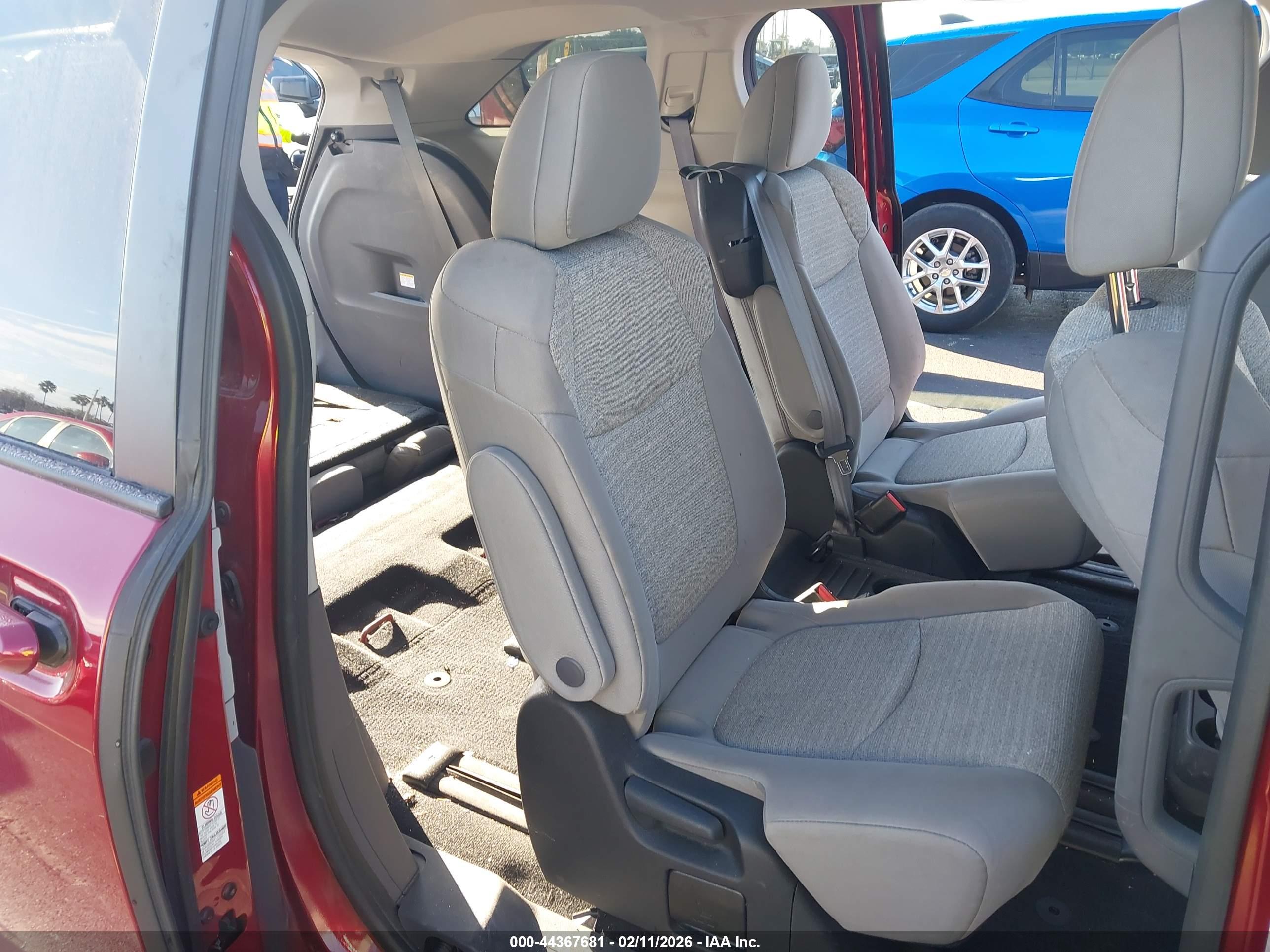 TOYOTA SIENNA image 8