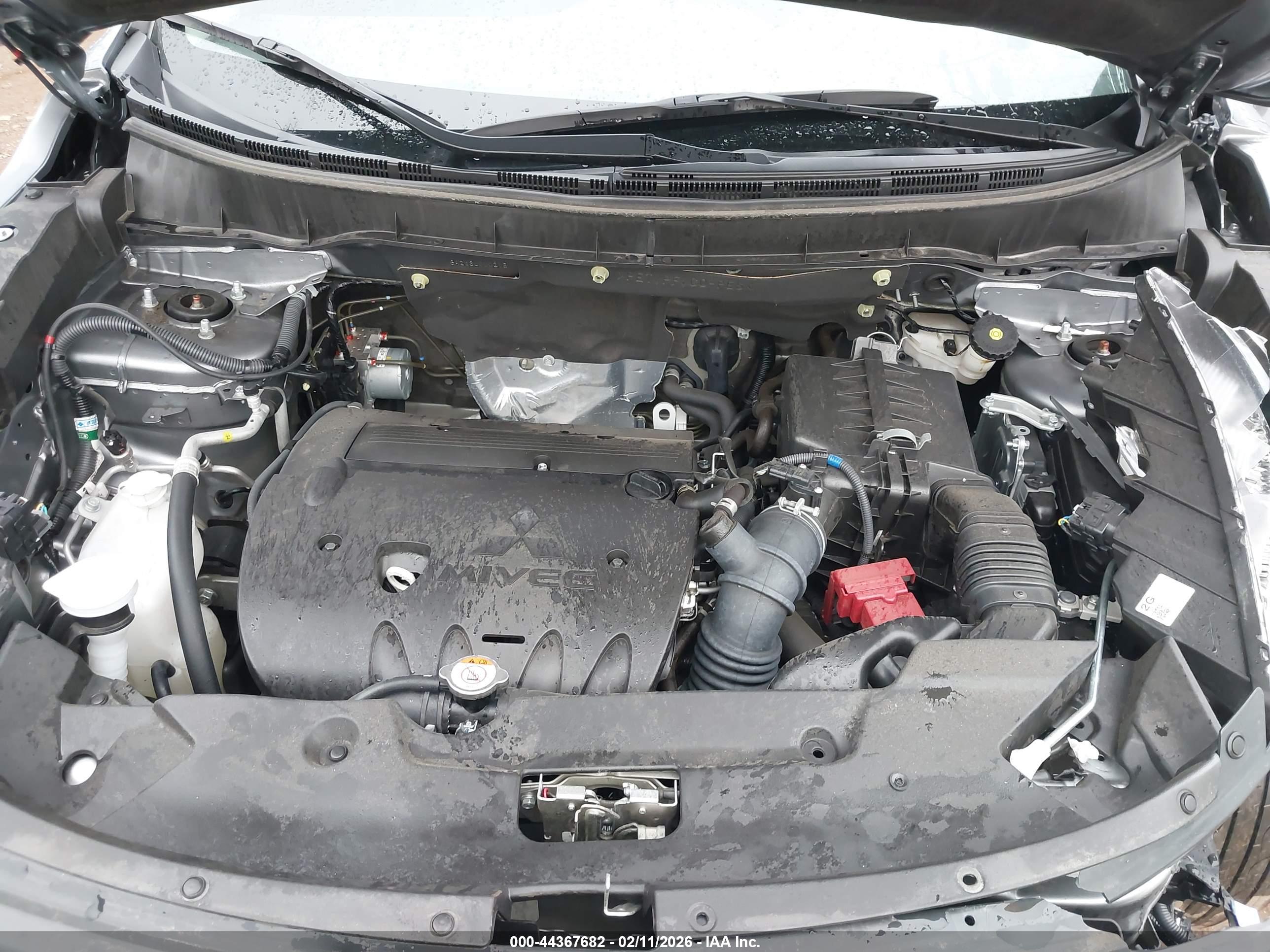 MITSUBISHI OUTLANDER image 10