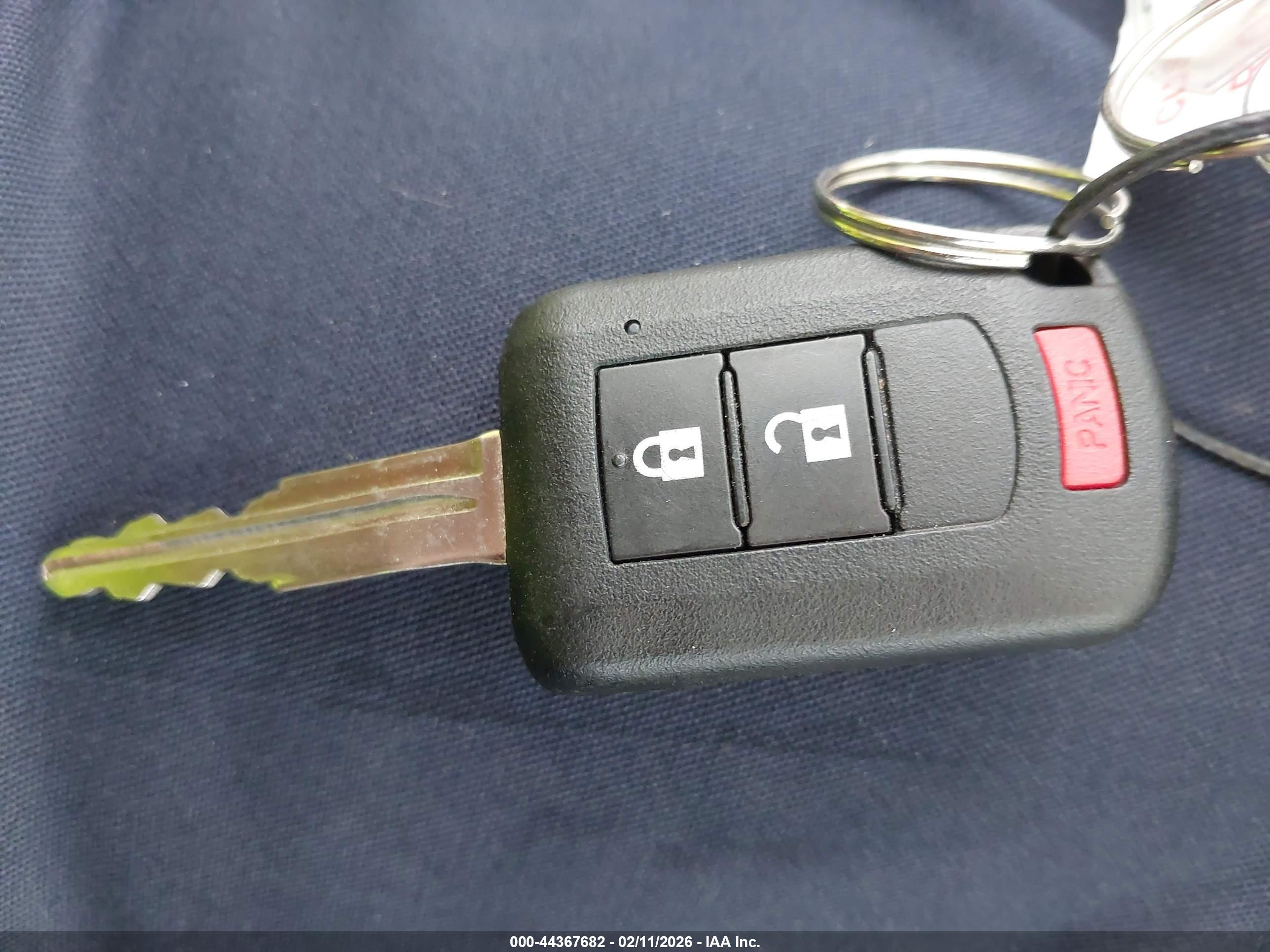 MITSUBISHI OUTLANDER image 11