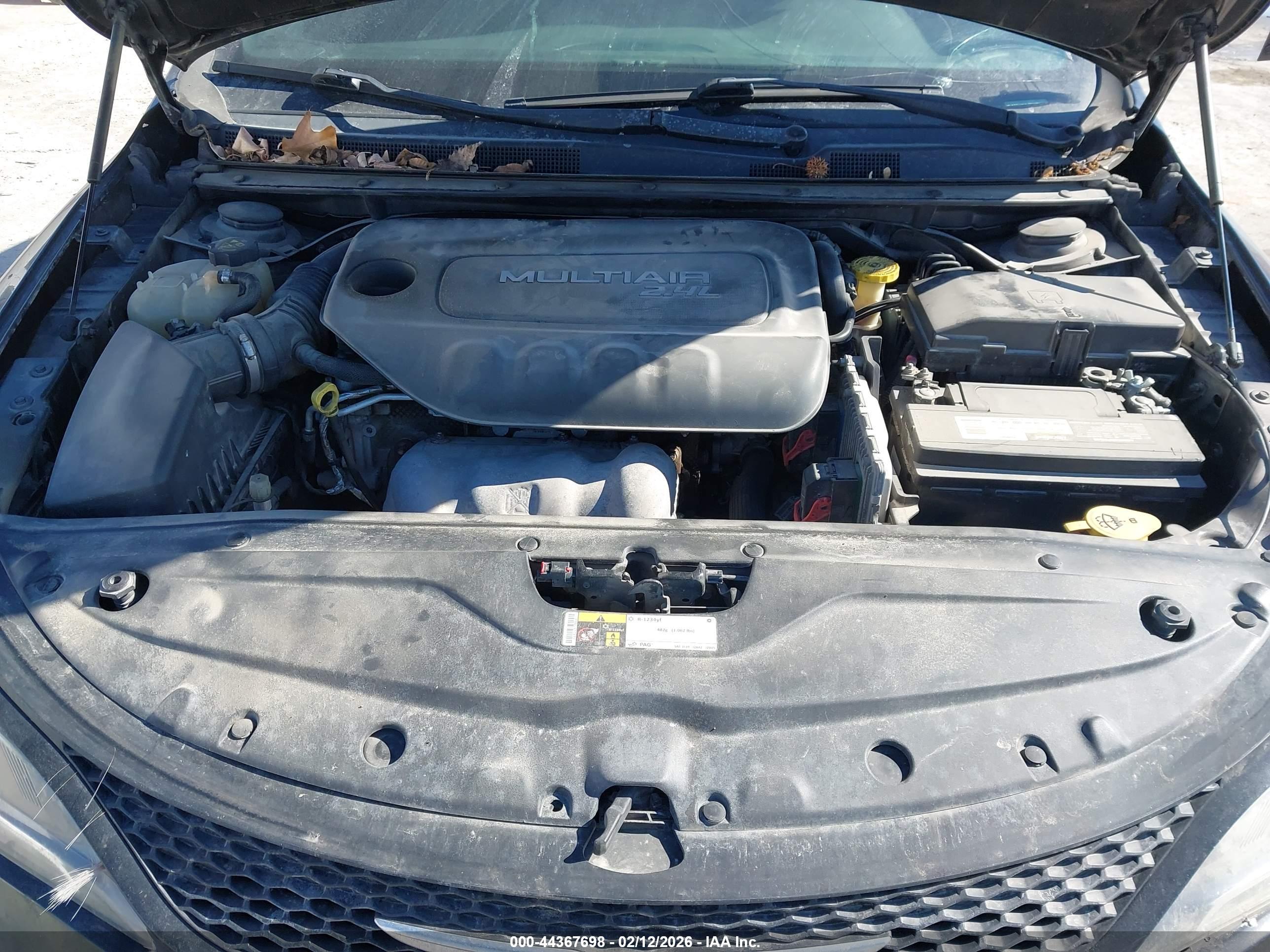 CHRYSLER 200 image 10