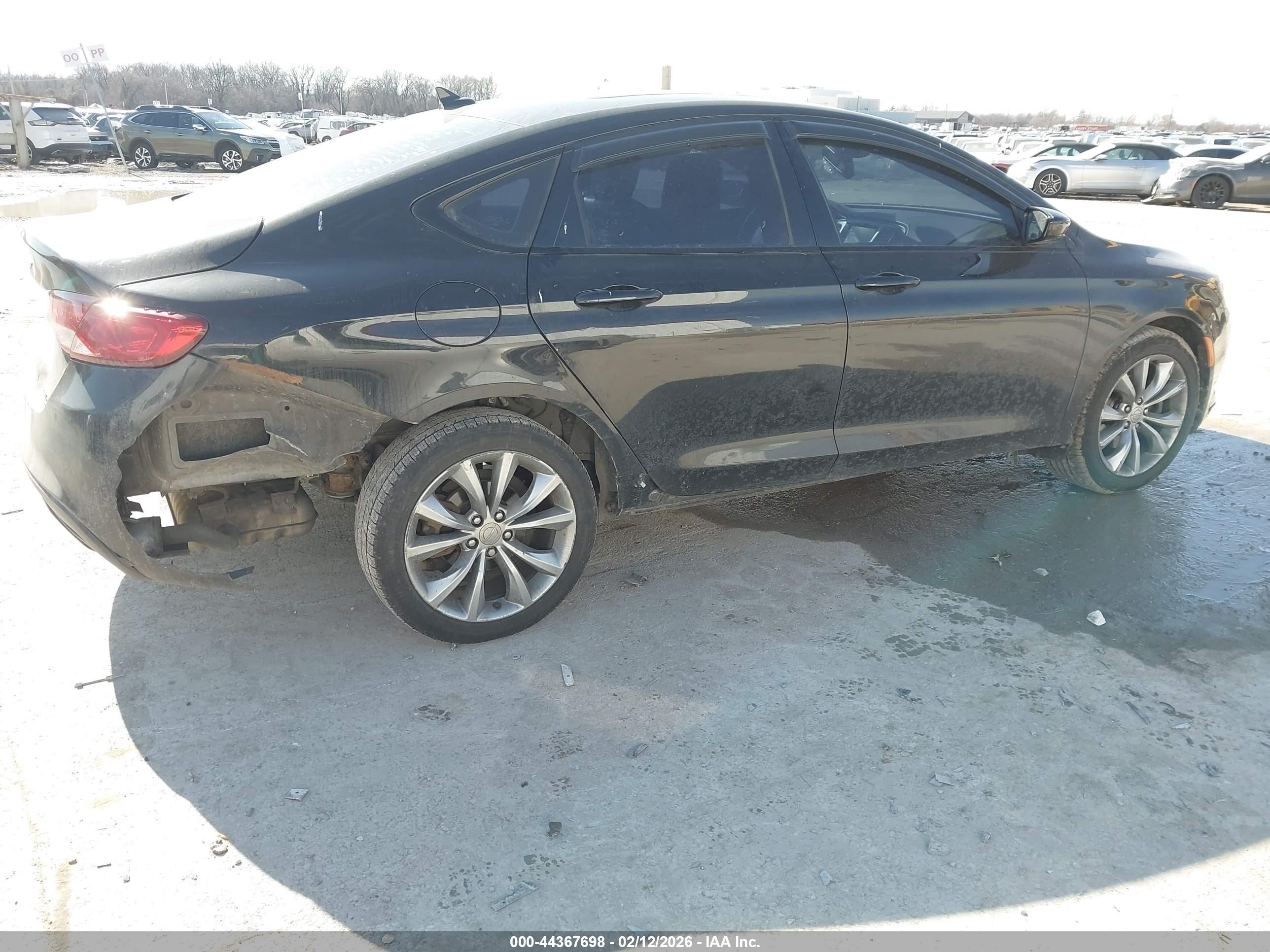 CHRYSLER 200 image 4