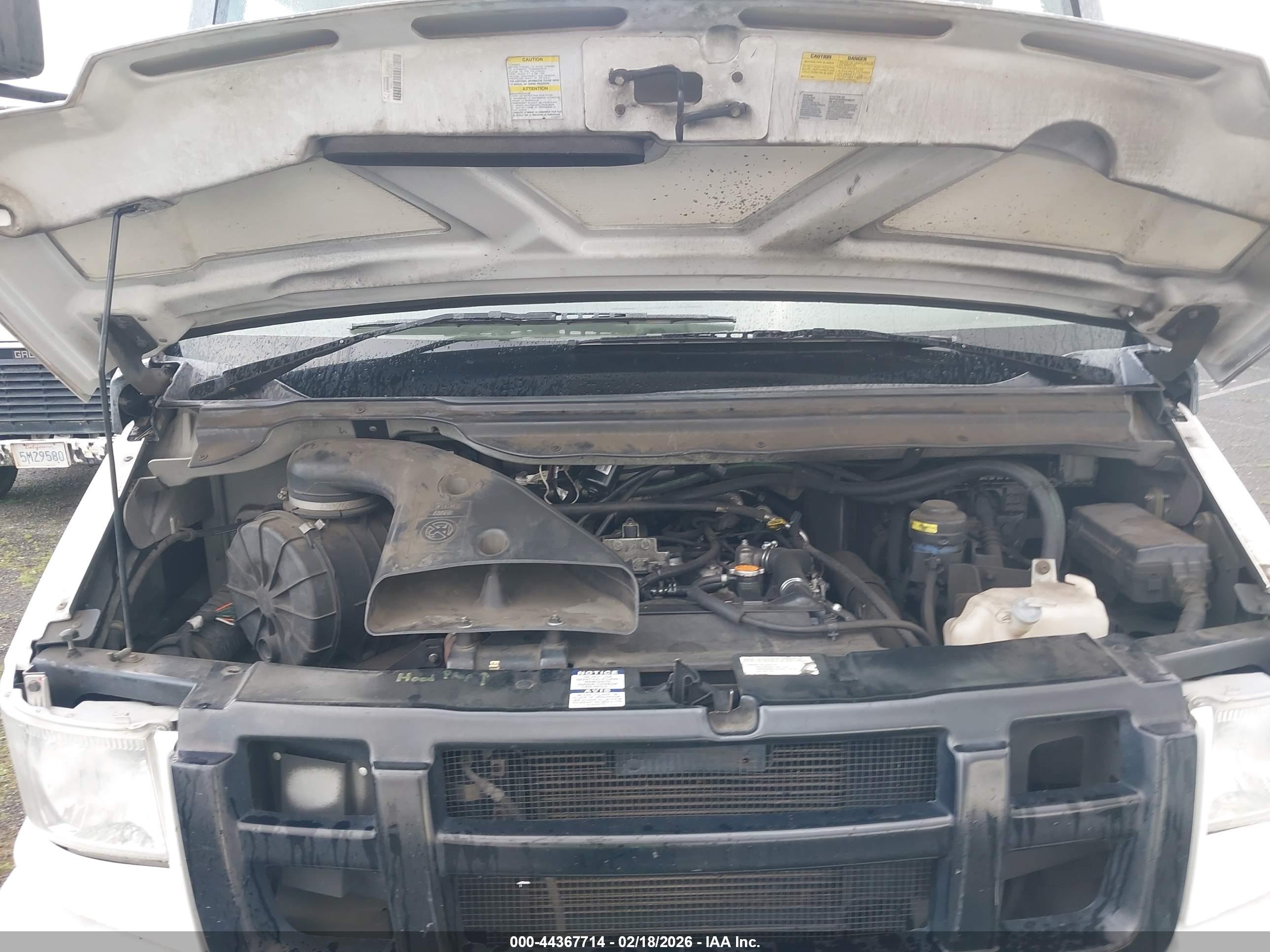 ISUZU COMMERCIAL image 10