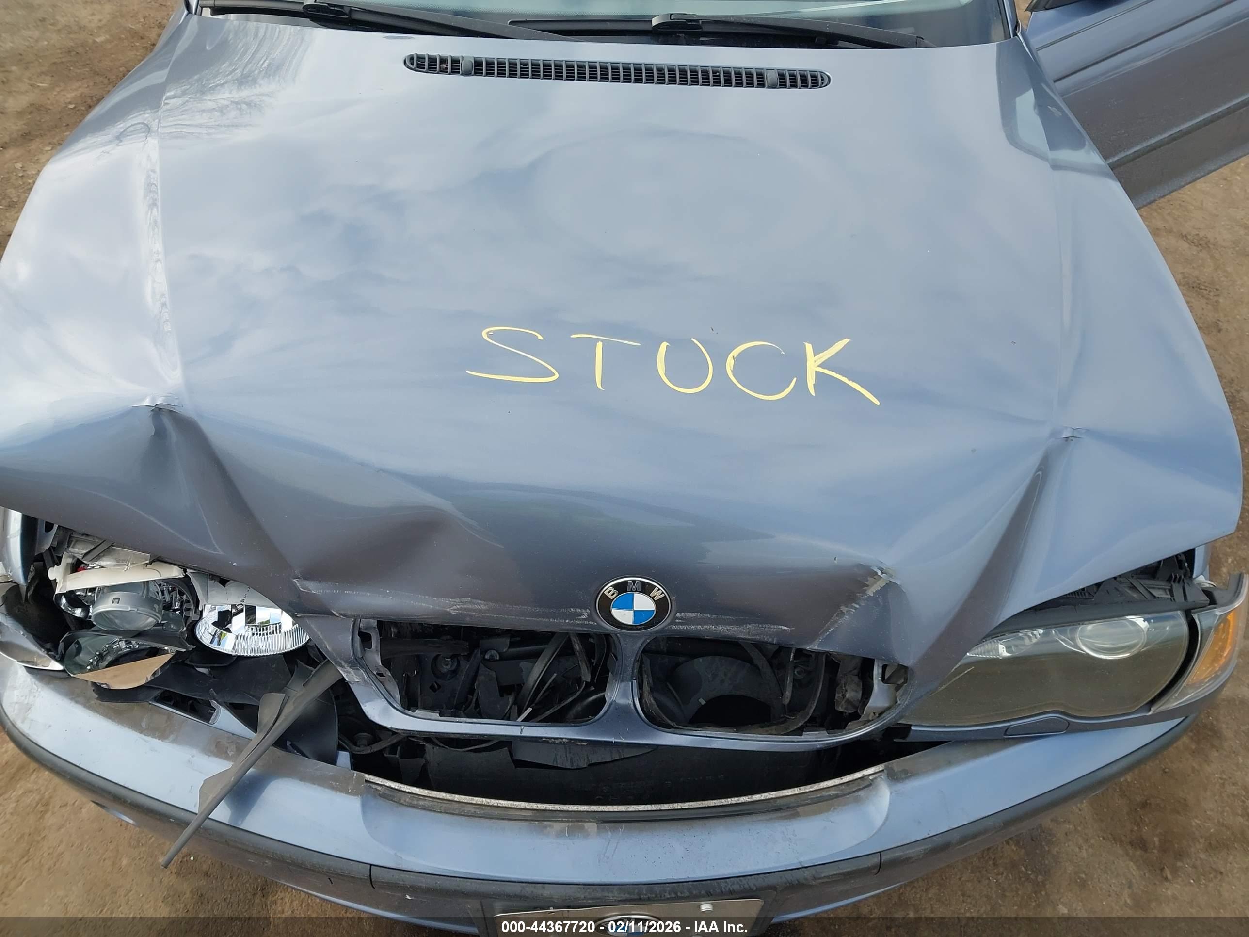 BMW 325XI image 10