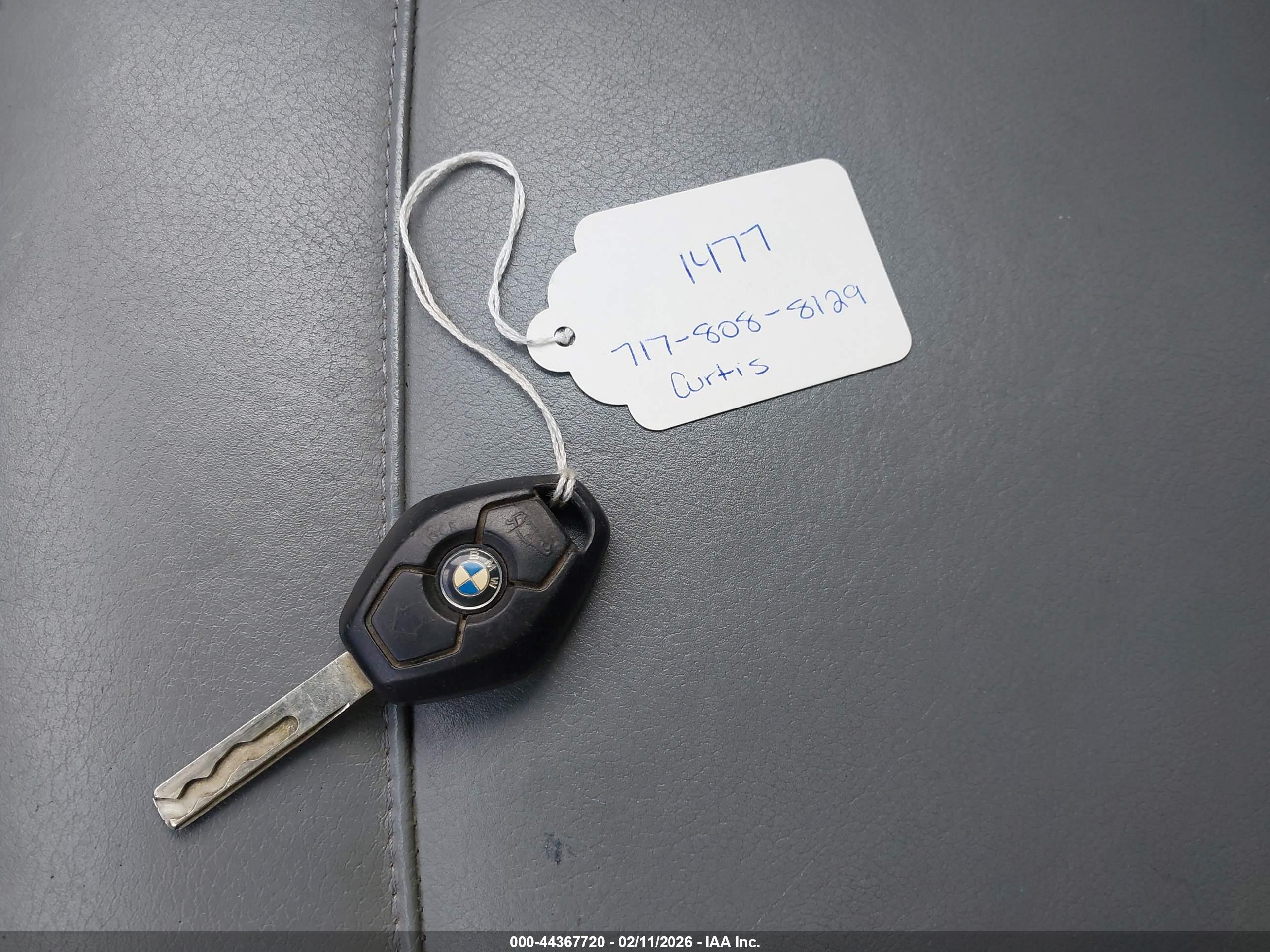 BMW 325XI image 11