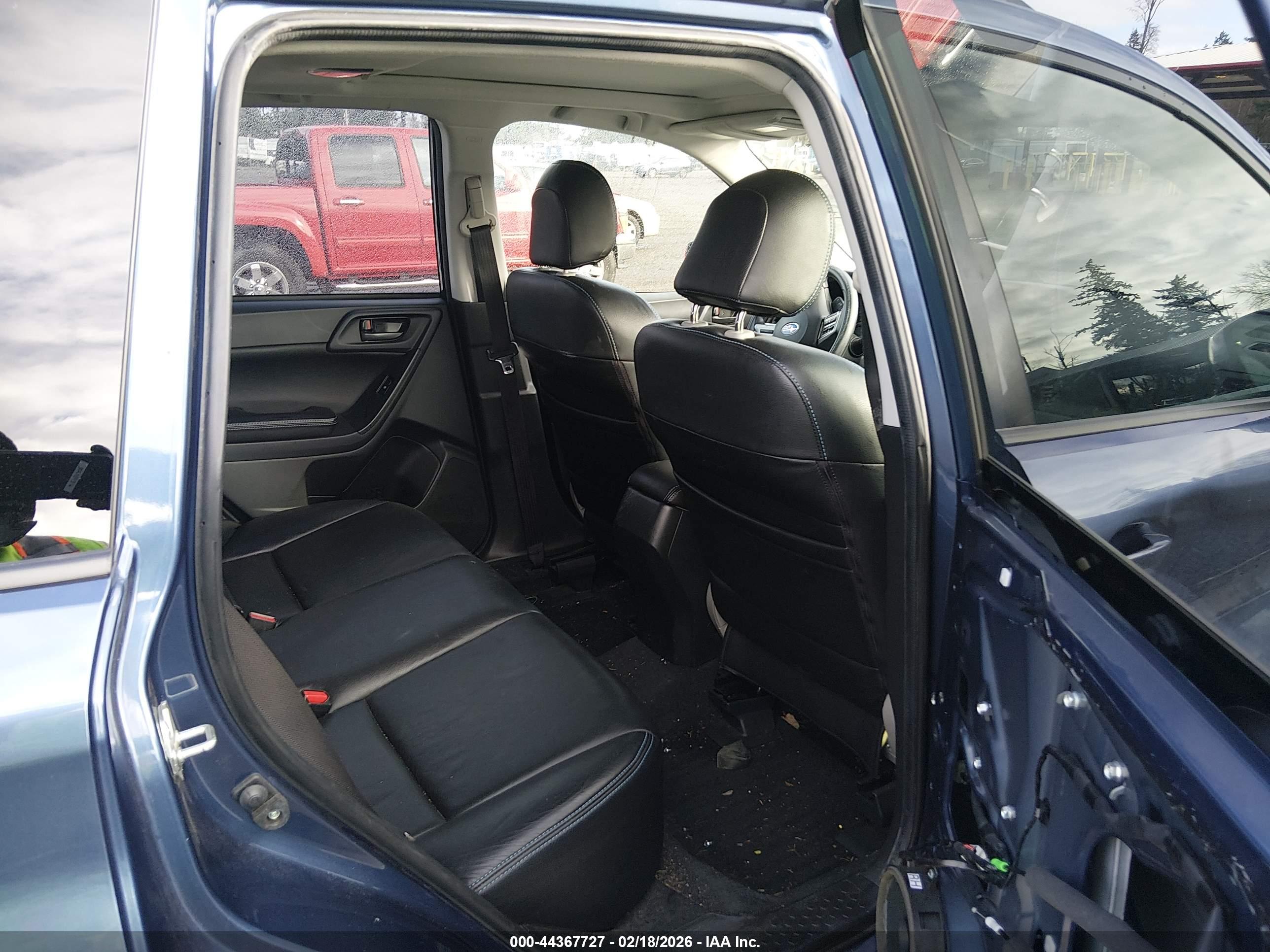 SUBARU FORESTER image 8